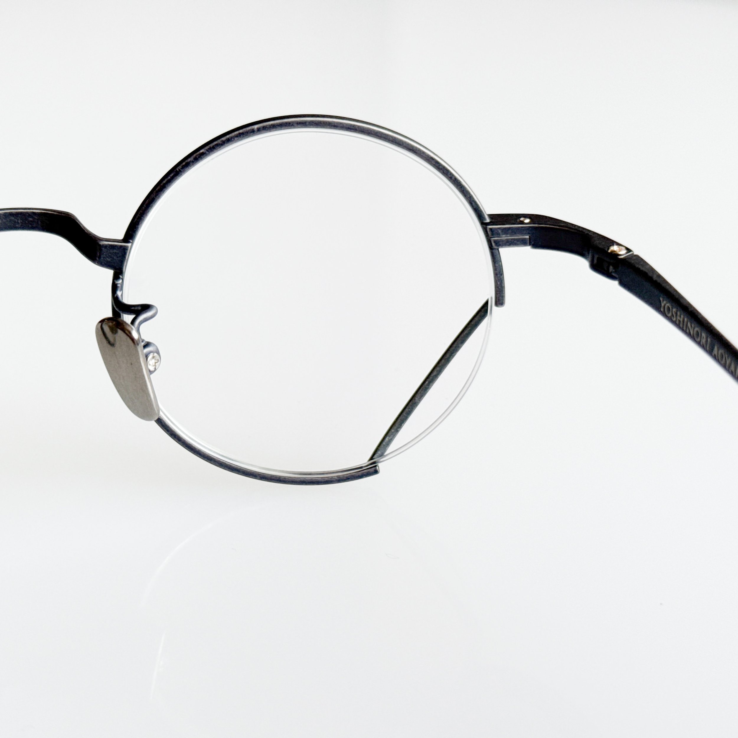 yoshinori-aoyama-glasses-ya-030-col-03-damage-blue-eyewear-4.jpg