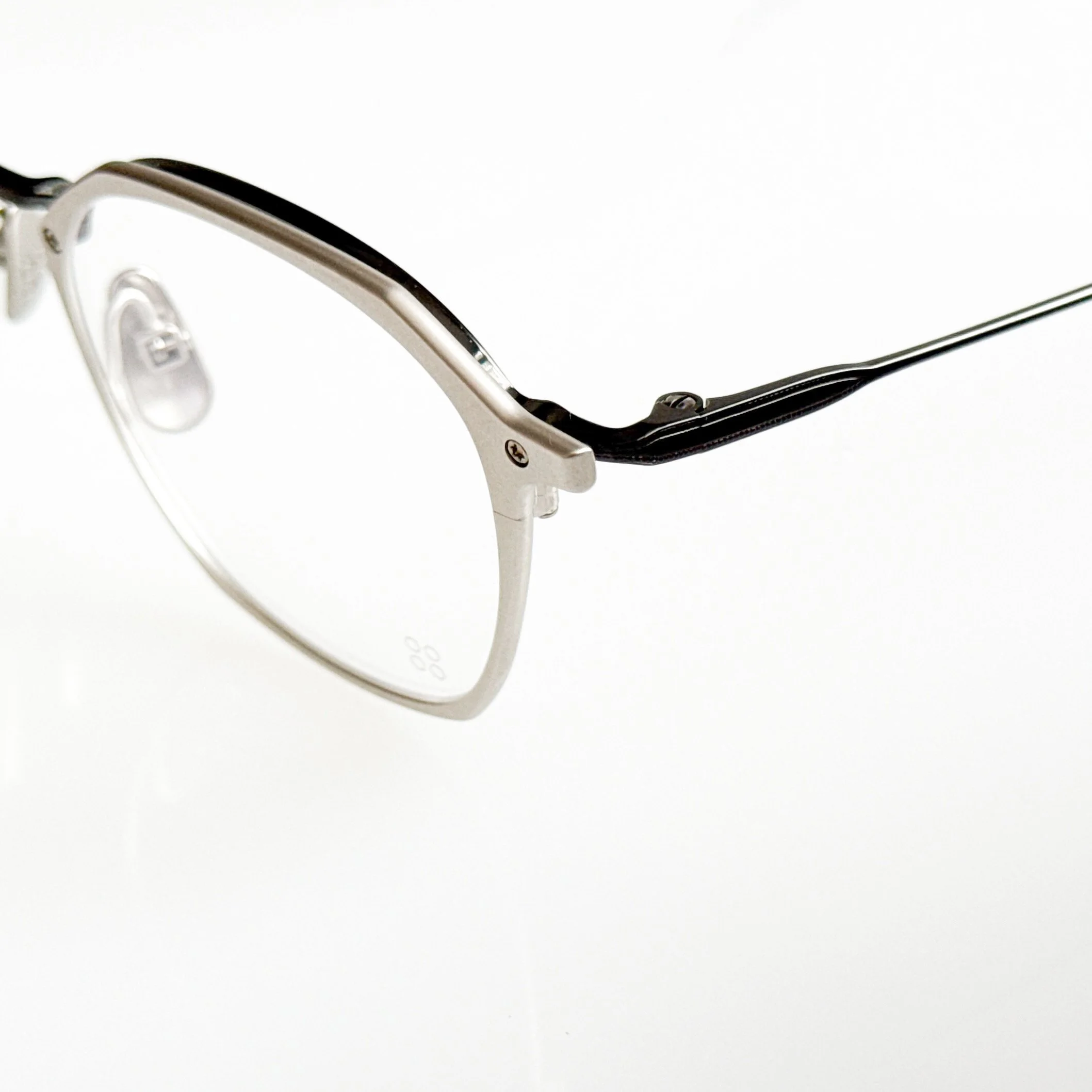 yellows-plus-tyler-c-11bk-matt-silver-black-titanium-matsuda-6.jpg