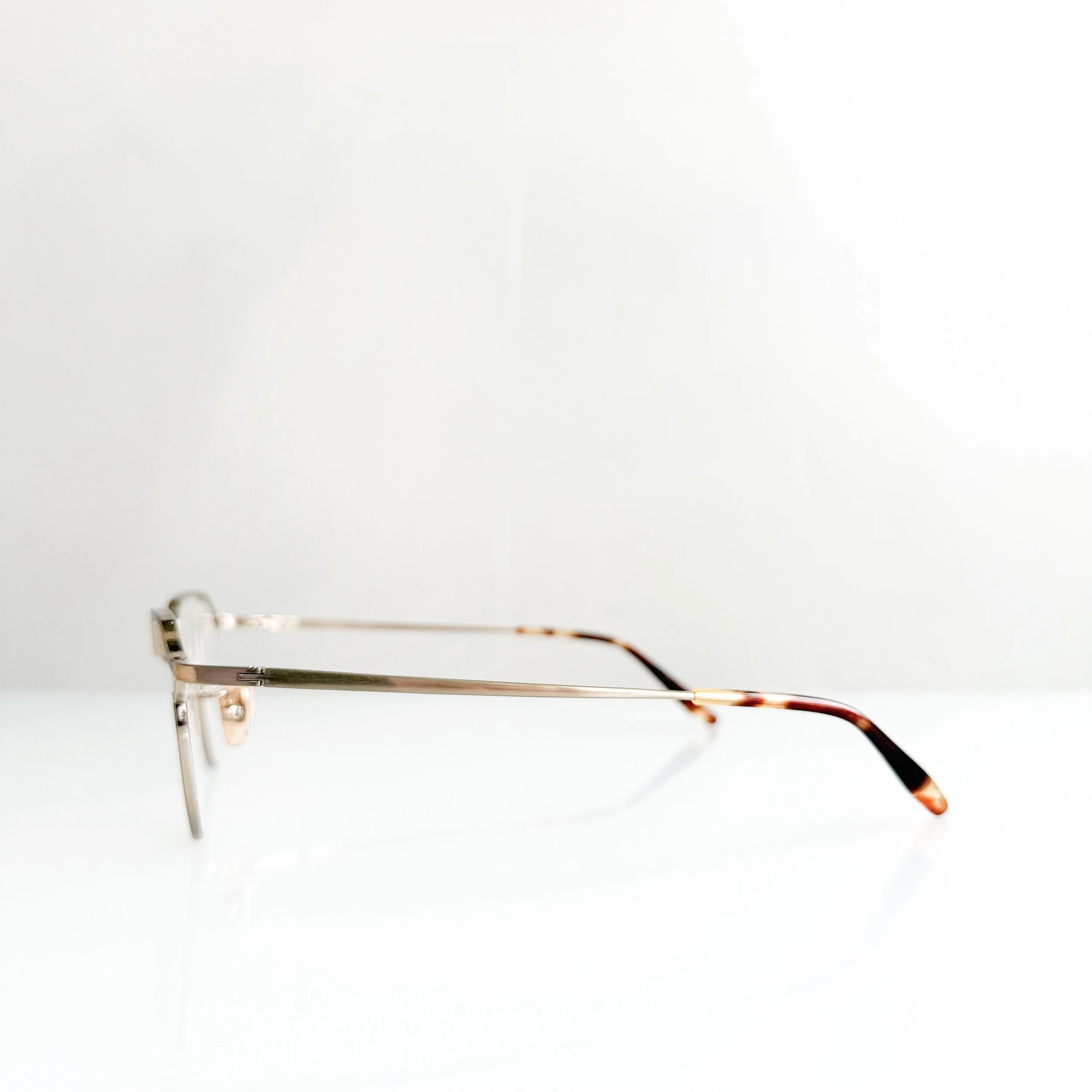 yoshinori-aoyama-ya-011-col-01-shearing-gold-rimless-glasses-3.jpg
