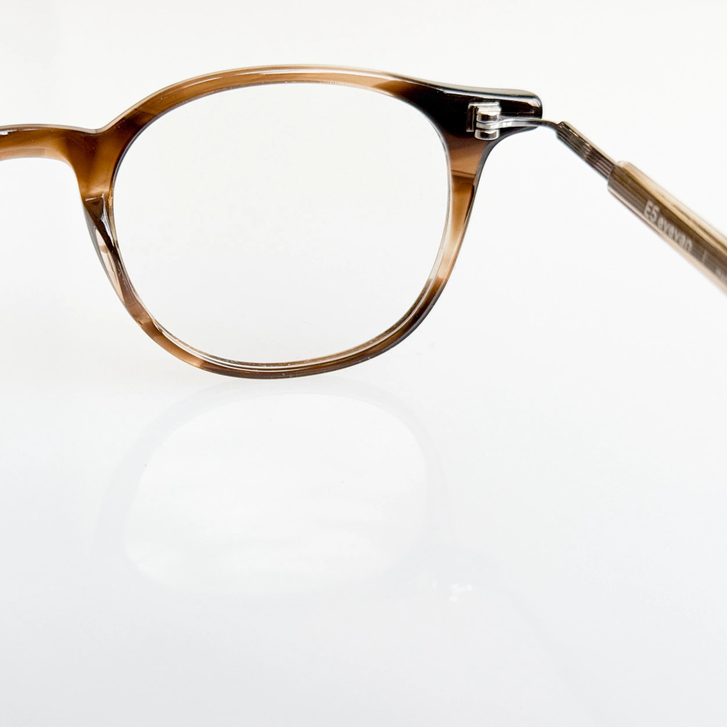 e5-eyevan-7285-p22e-color-abst-beta-titanium-glasses-chicago-4.jpg