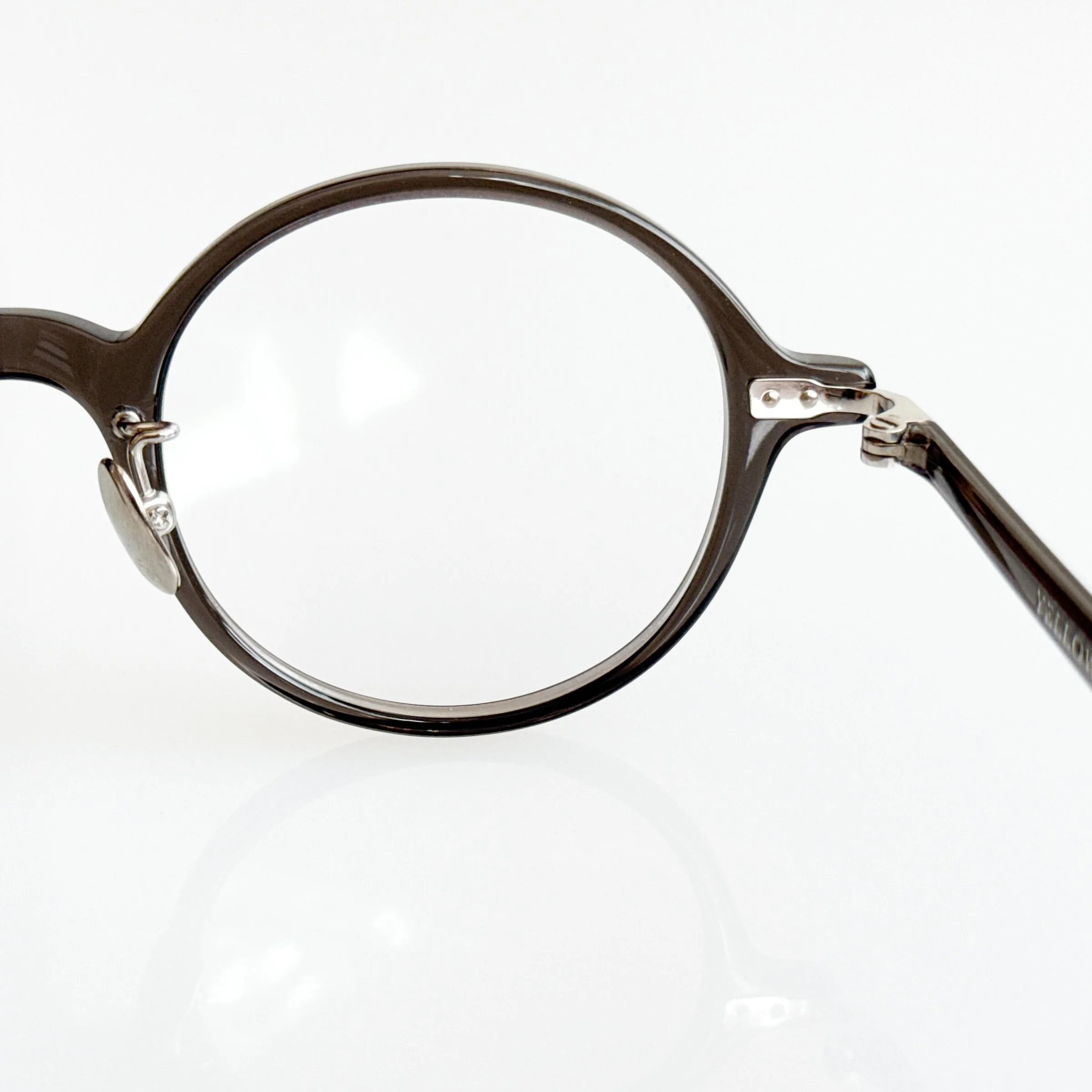 yellows-plus-dorian-c252-crystal-grey-perfectly-round-frames-4.jpg