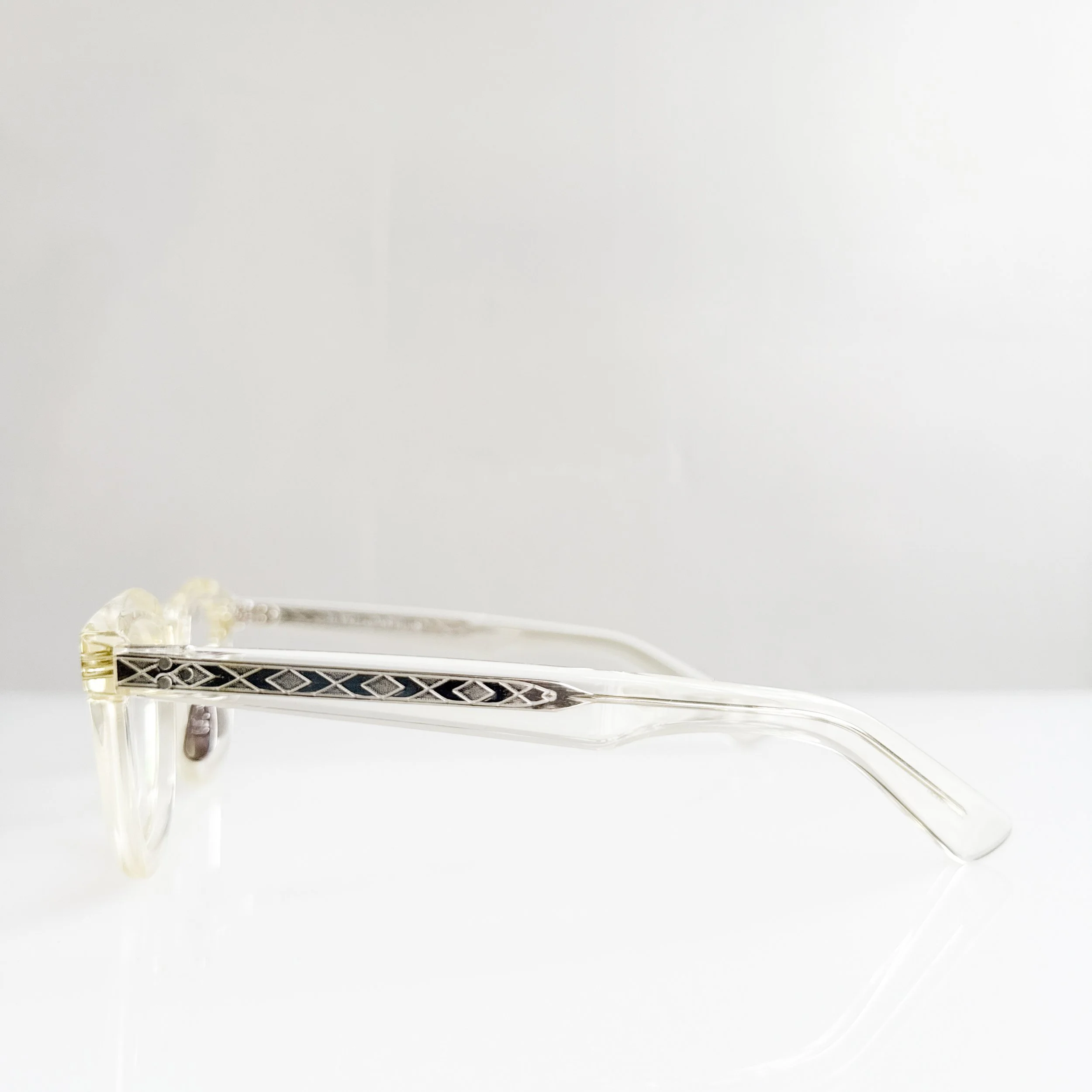 yellows-plus-newton-c566-vintage-clear-stylish-eyewear-shops-3.jpg