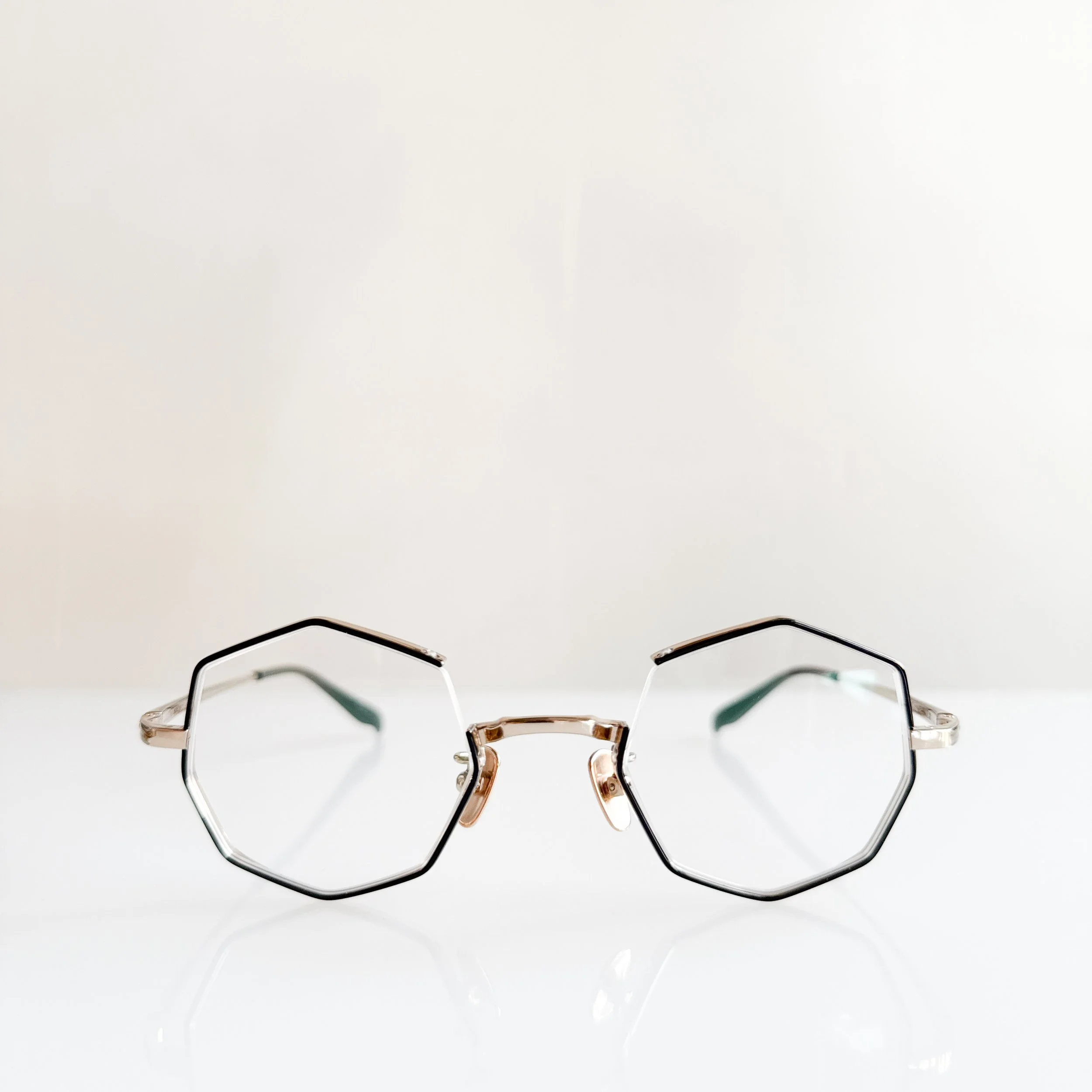 yoshinori-aoyama-ya-021-col-02-black-gold-octagon-glasses.jpg