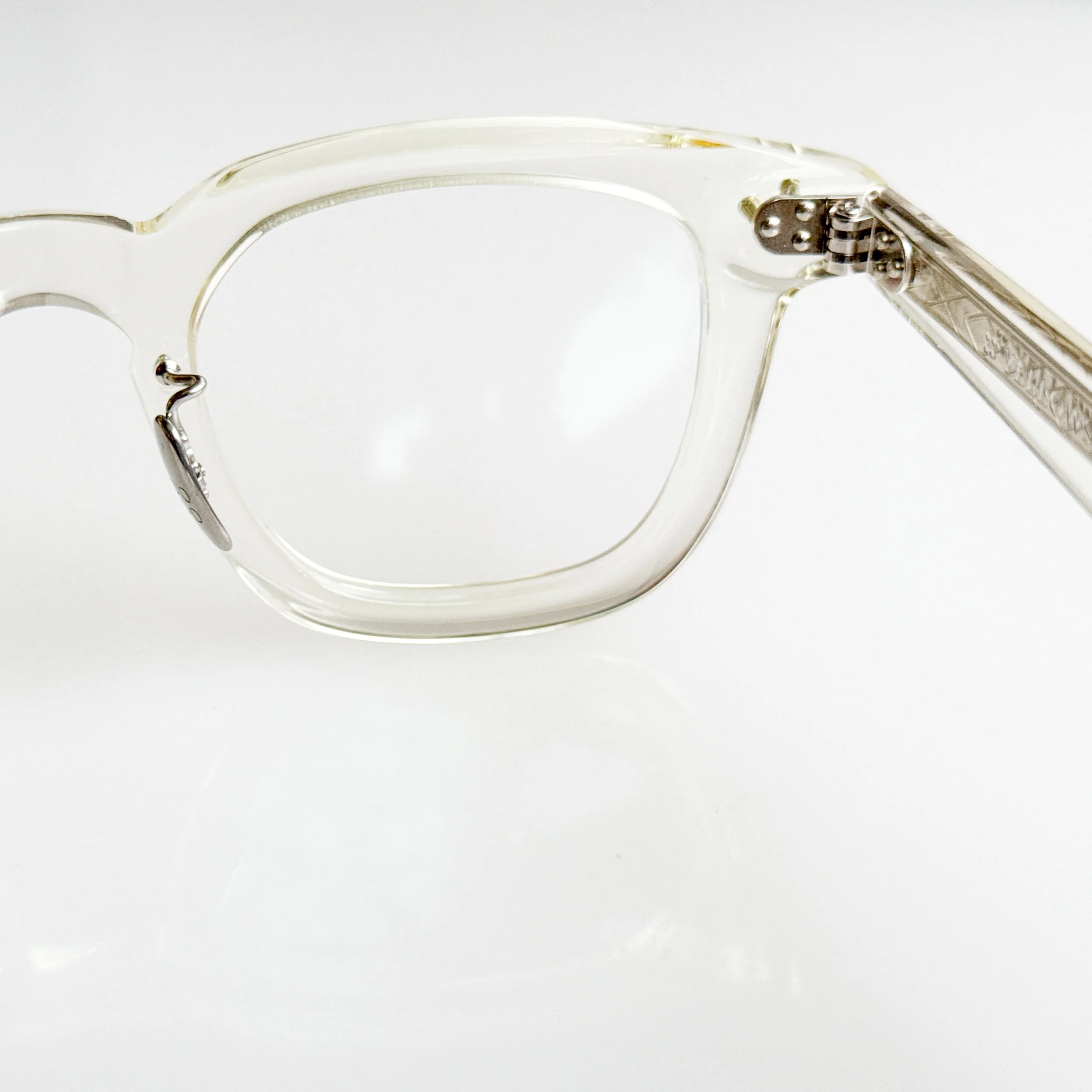 yellows-plus-newton-c566-vintage-clear-stylish-eyewear-shops-4.jpg