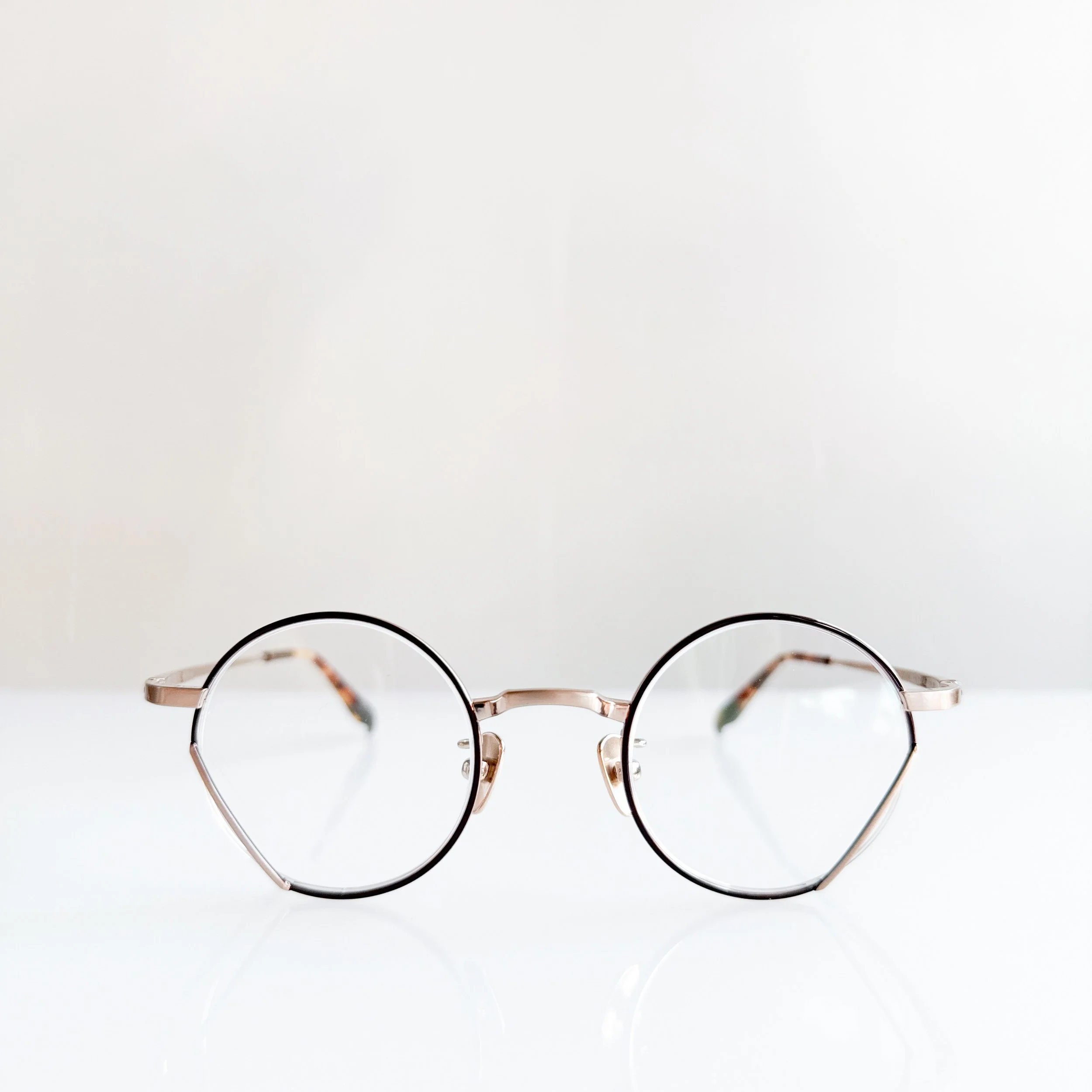 yoshinori-aoyama-ya-030-col-01-shearing-gold-brown-eyewear-5.jpg