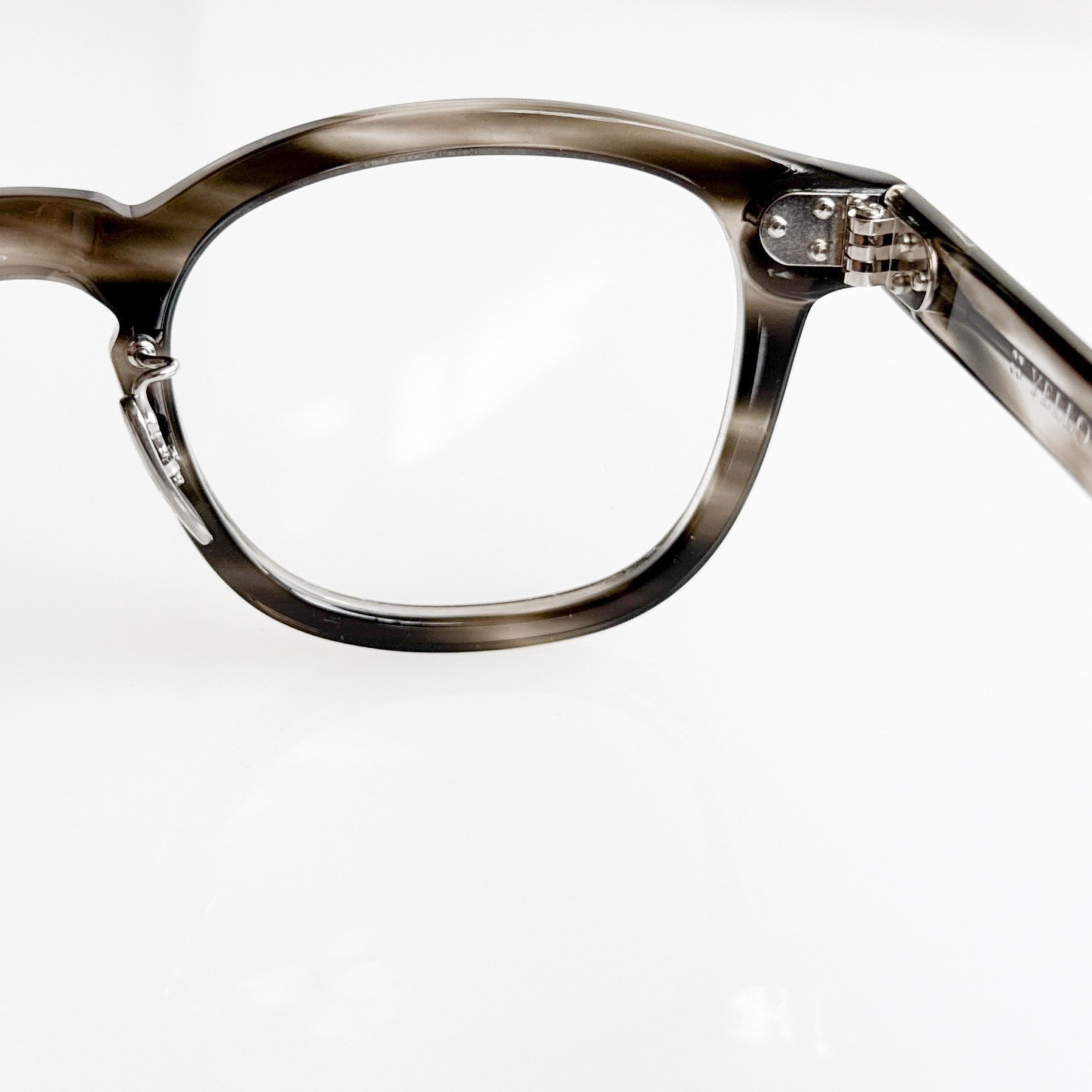 yellows-plus-leon-c434-gray-turtle-best-optician-progressive-5.jpg