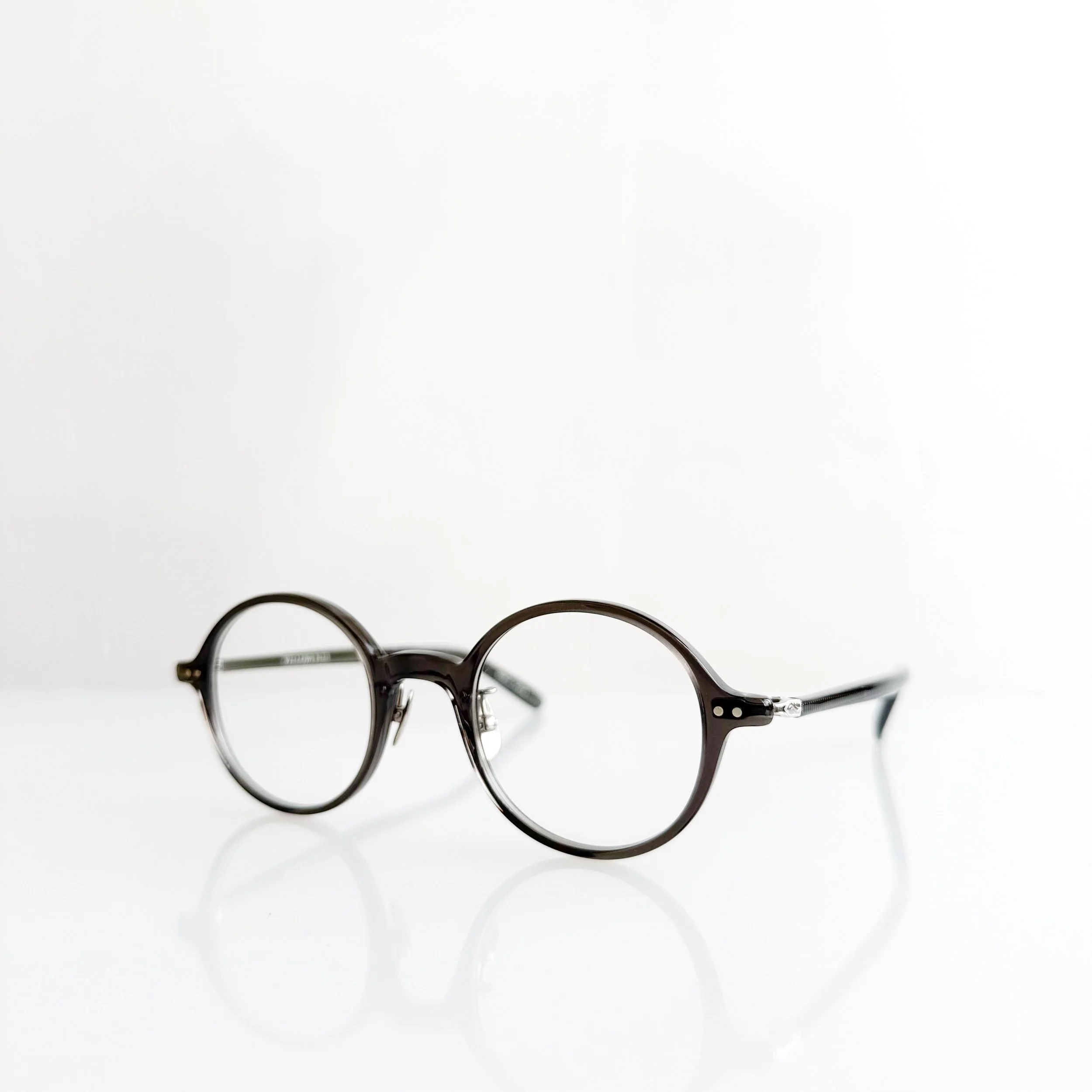 yellows-plus-dorian-c252-crystal-grey-perfectly-round-frames-2.jpg