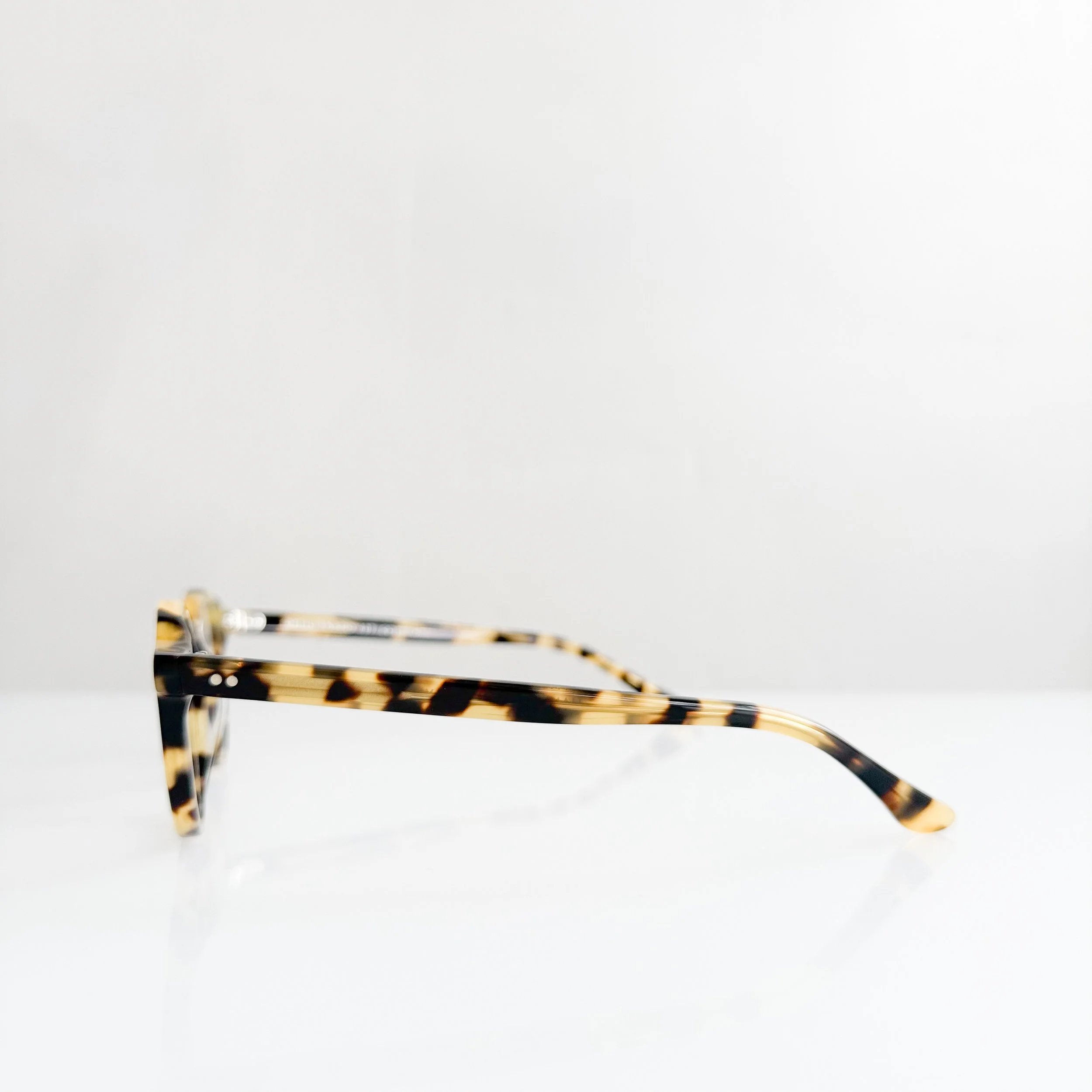 opticianado-407-tokyo-tortoise-glasses-oliver-peoples-peck-4.jpg