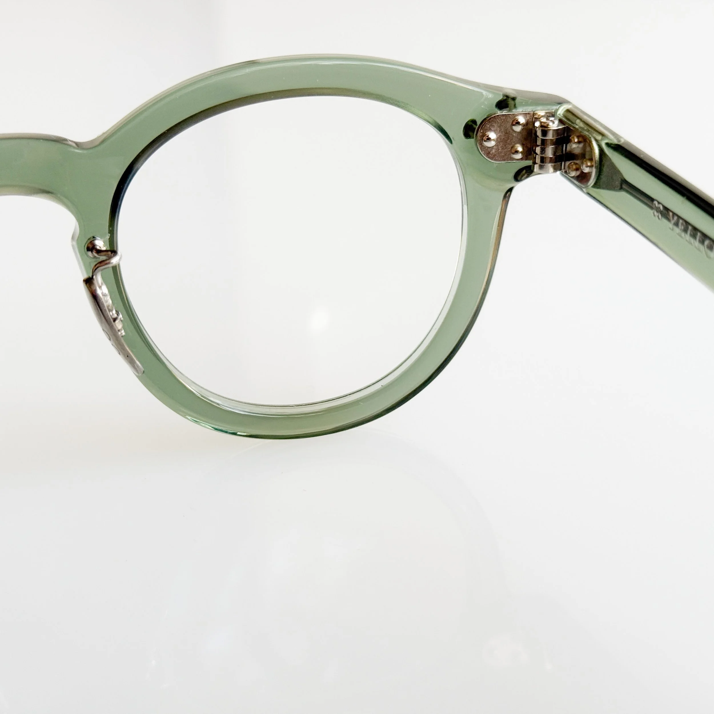 yellows-plus-naomi-c-533-godey-green-distinctive-eyewear-4.JPEG