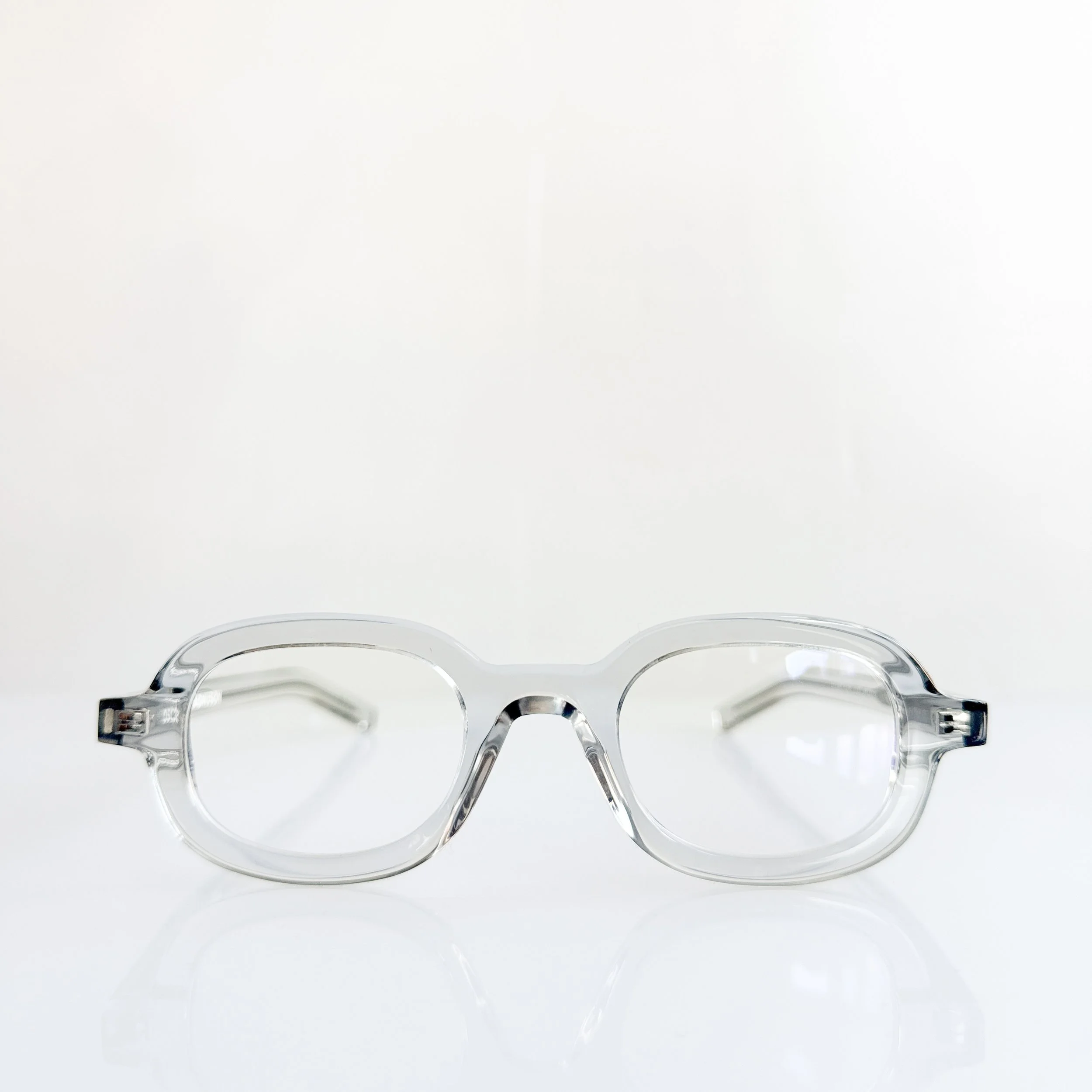oscar-magnuson-marc-om2-clear-grey-unique-eyewear-brands-5.jpg