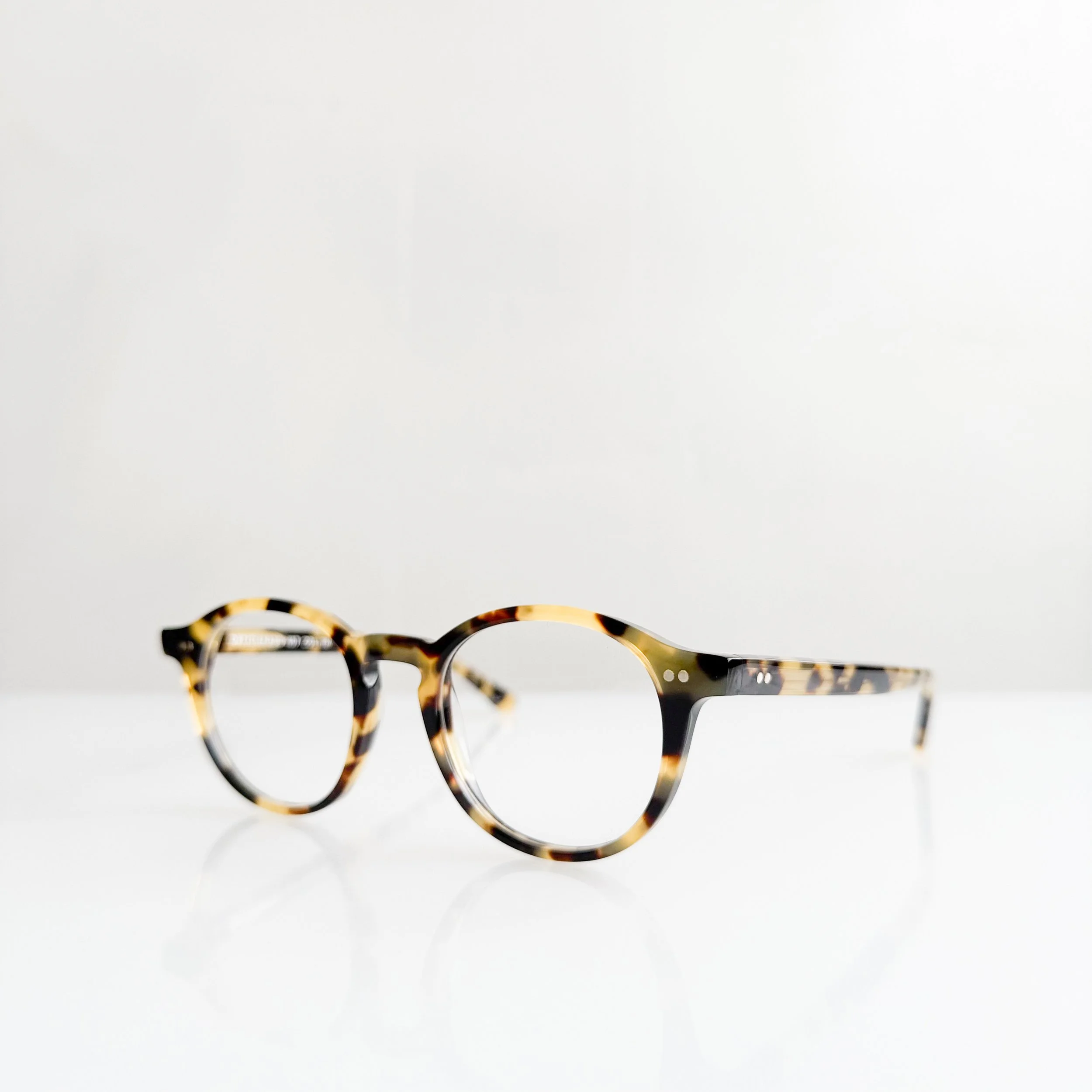 opticianado-407-tokyo-tortoise-glasses-oliver-peoples-peck-3.jpg