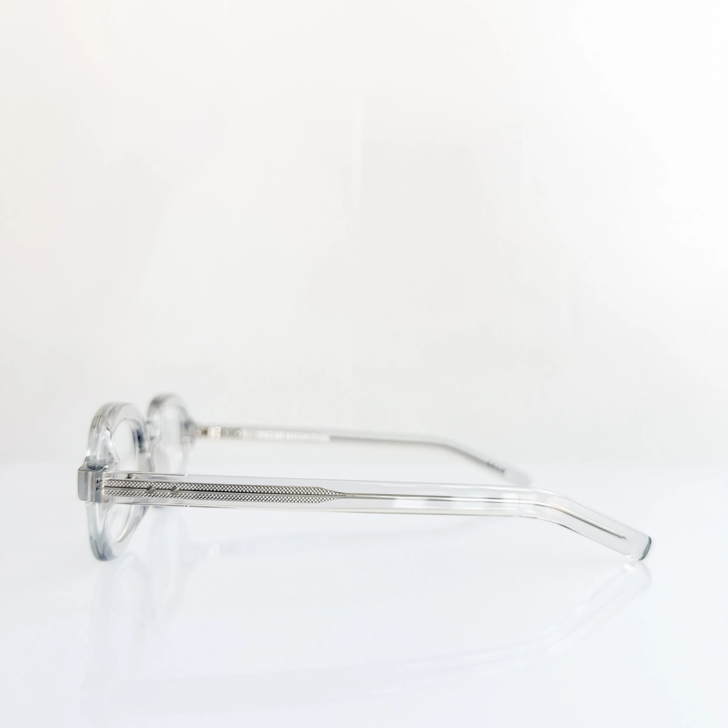 oscar-magnuson-marc-om2-clear-grey-unique-eyewear-brands-7.jpg