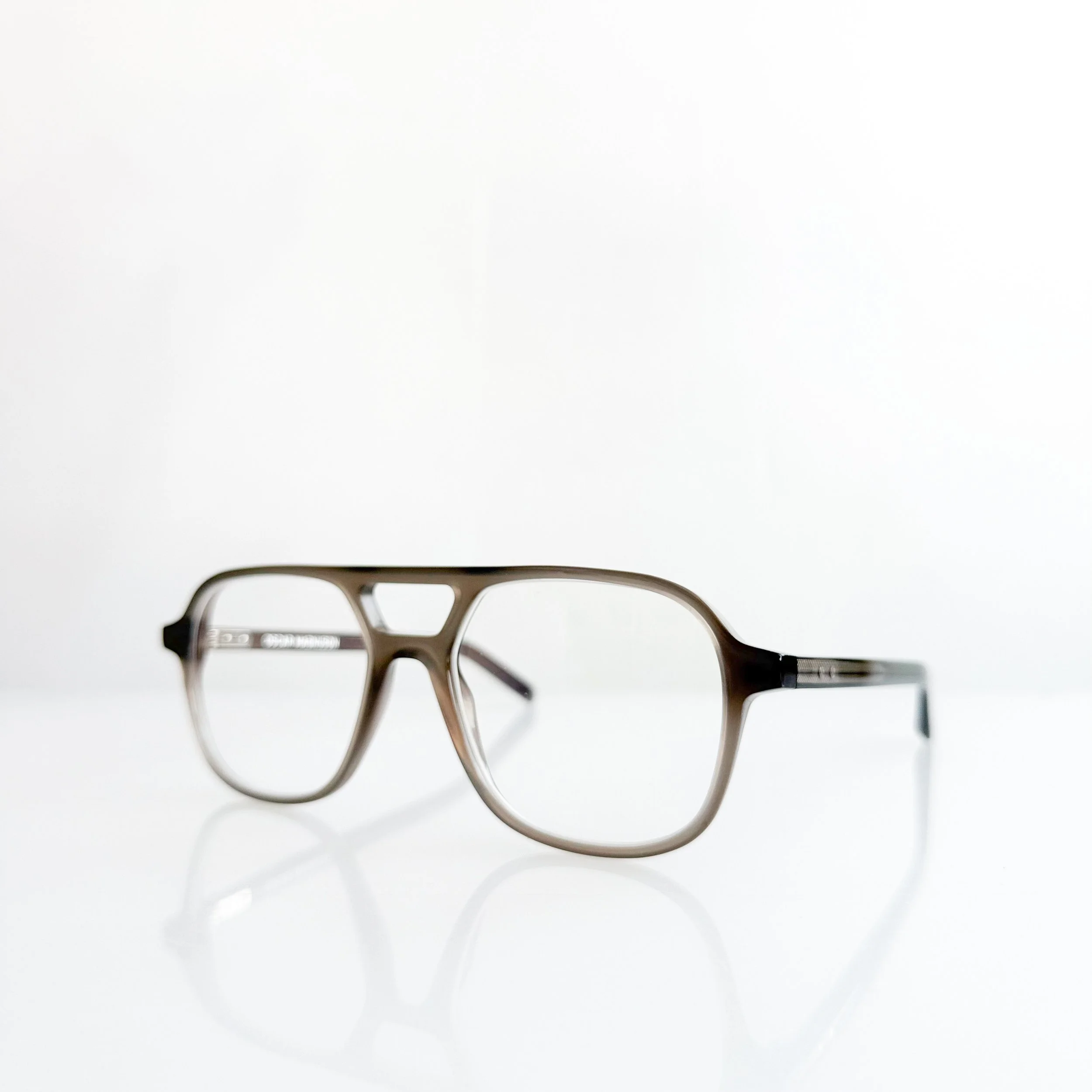 oscar-magnuson-lenny-cloud-grey-plastic-frame-pilot-glasses-2.jpg