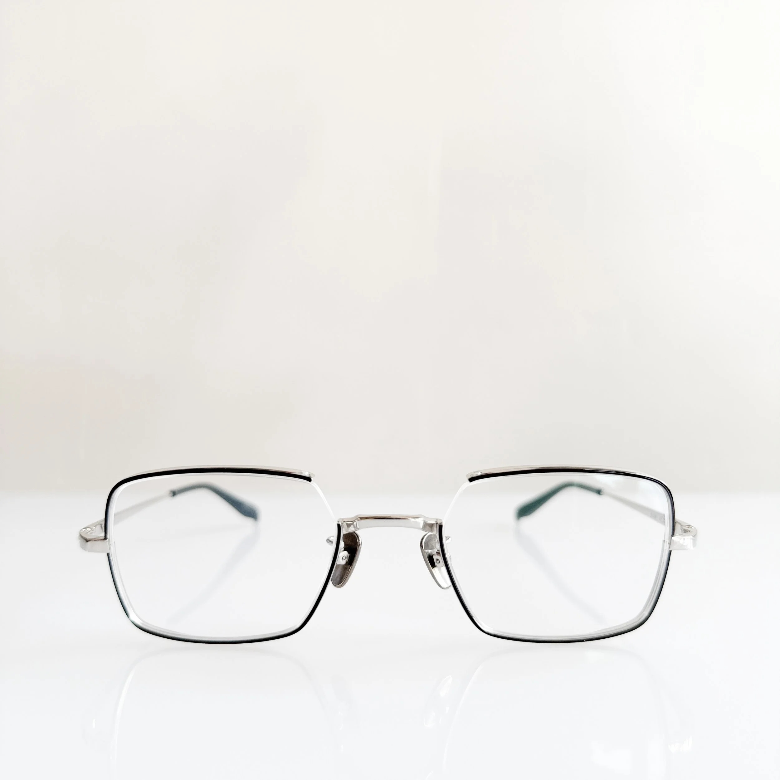yoshinori-aoyama-ya-024-col-02-silver-black-japanese-frames.jpg