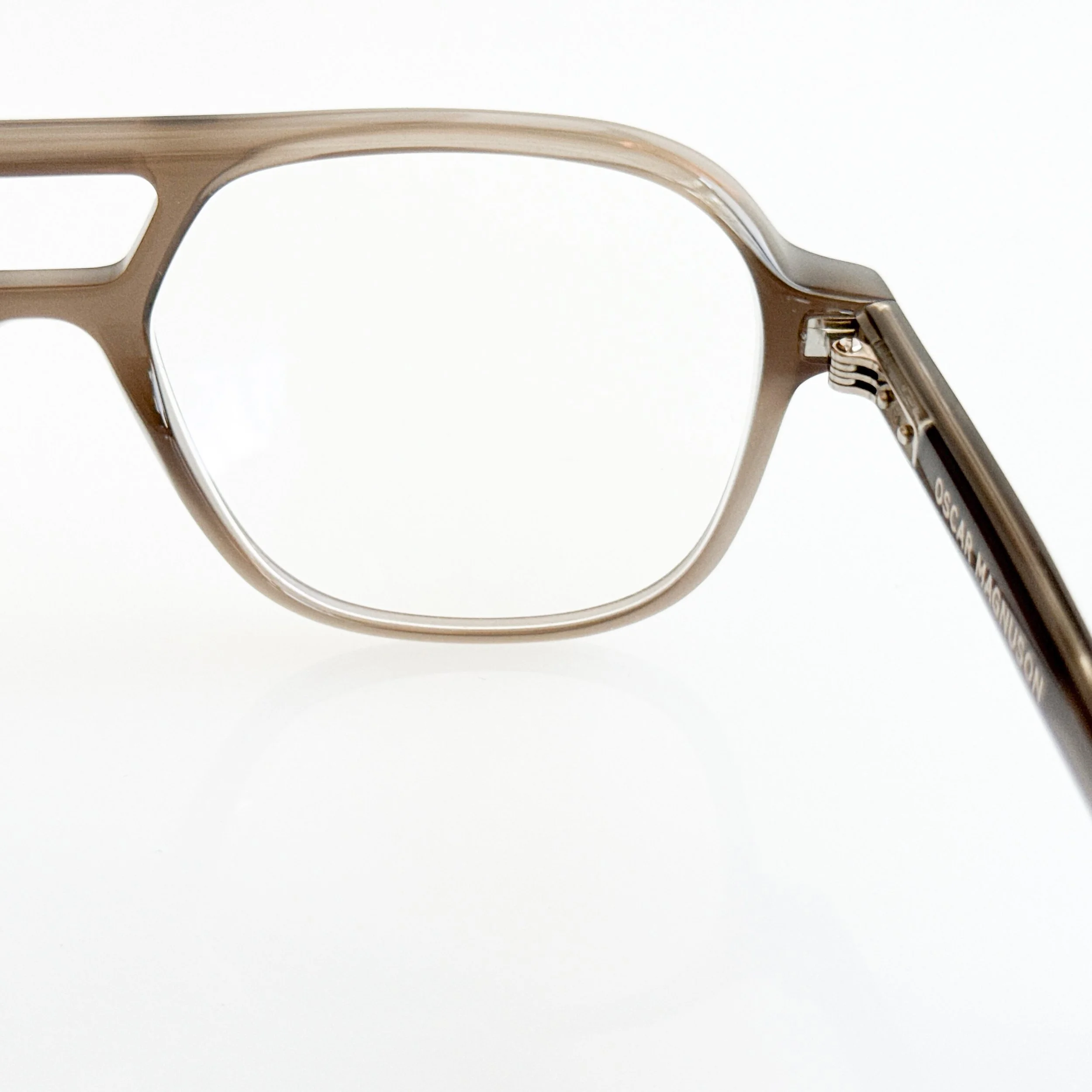 oscar-magnuson-lenny-cloud-grey-plastic-frame-pilot-glasses-4.jpg