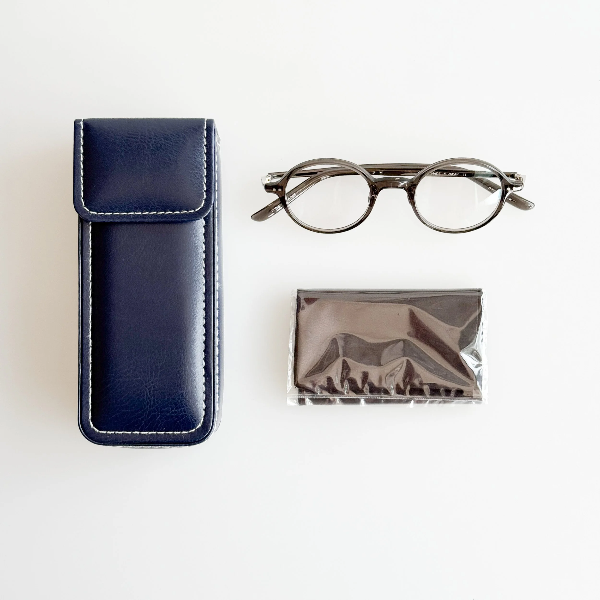 yellows-plus-dorian-c252-crystal-grey-perfectly-round-frames-6.jpg