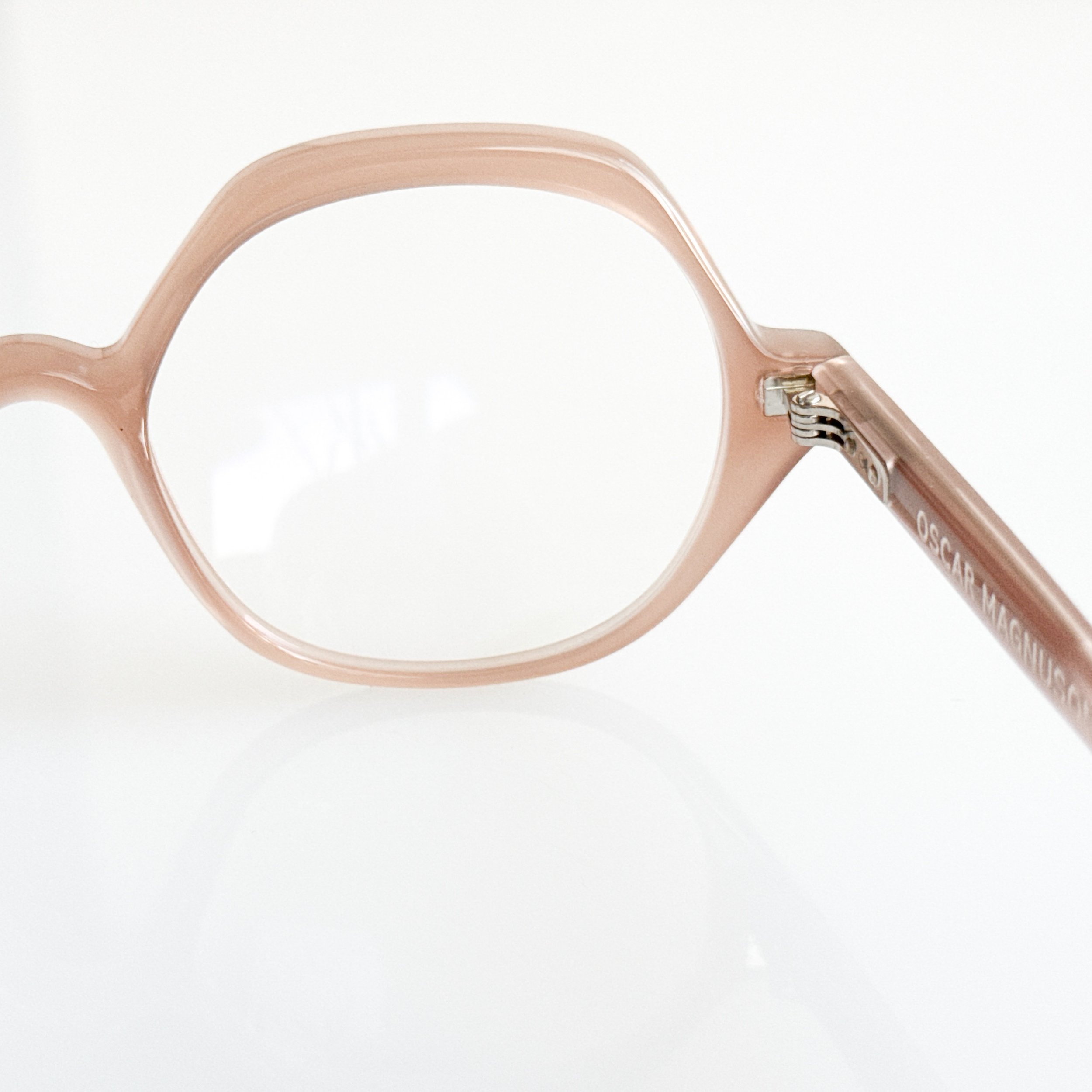 oscar-magnuson-bibi-om1-pale-grey-70s-retro-style-glasses-4.jpg