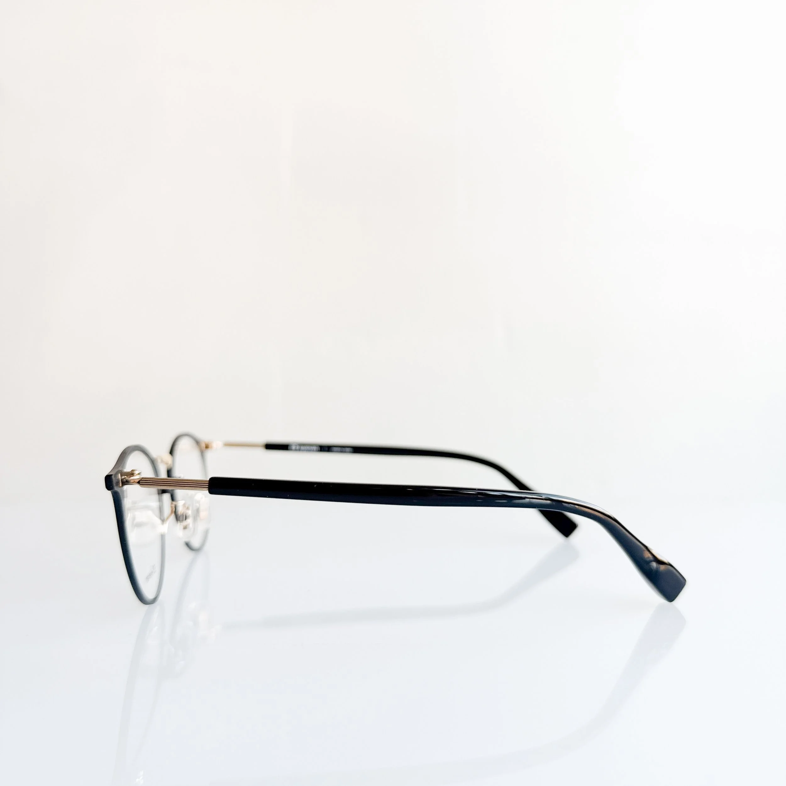 e5-eyevan-m19-mbkwg-wg-matte-black-gold-small-panto-glasses-5.jpg