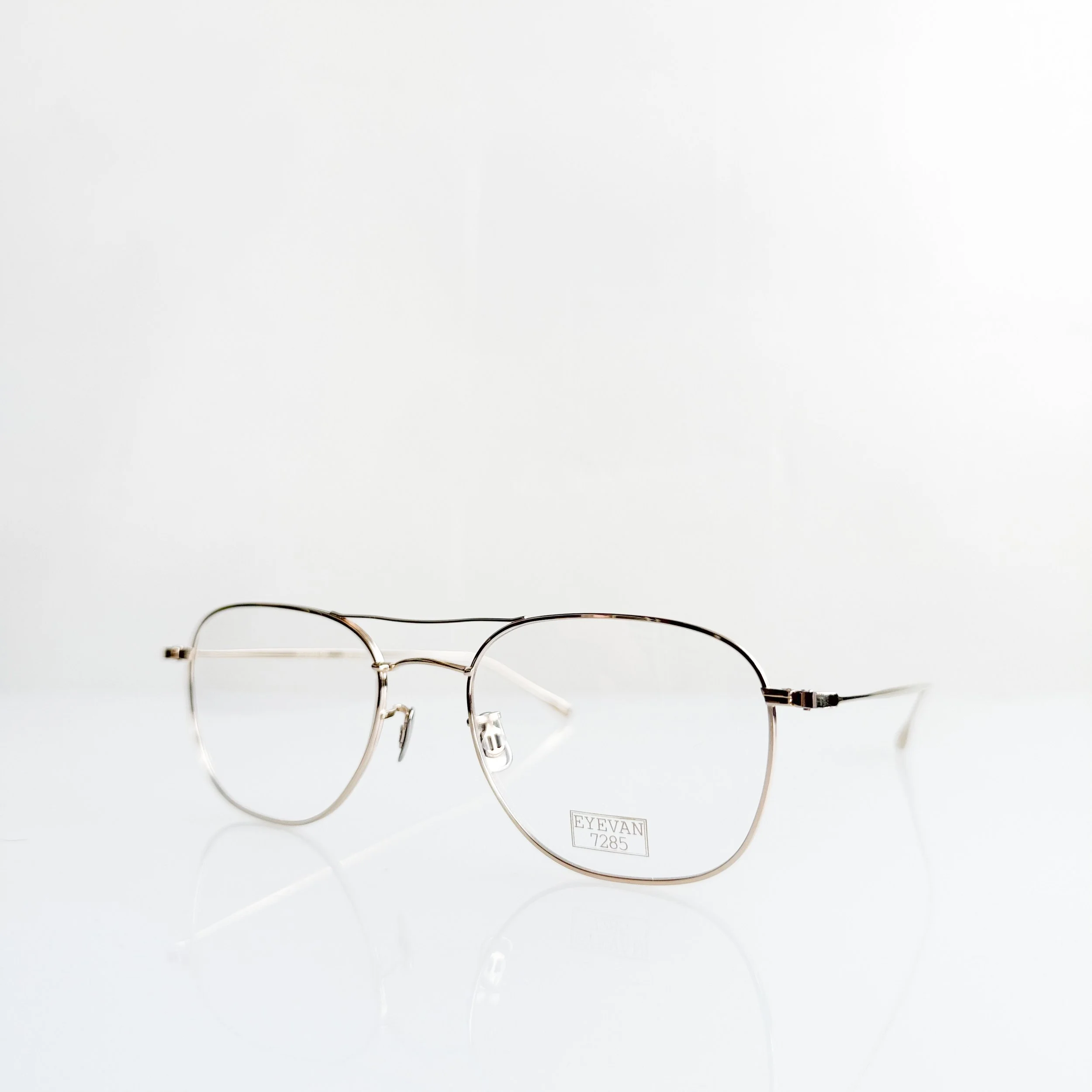 eyevan-7285-model-1041-c-902-gold-thin-minimalist-glasses-3.jpg