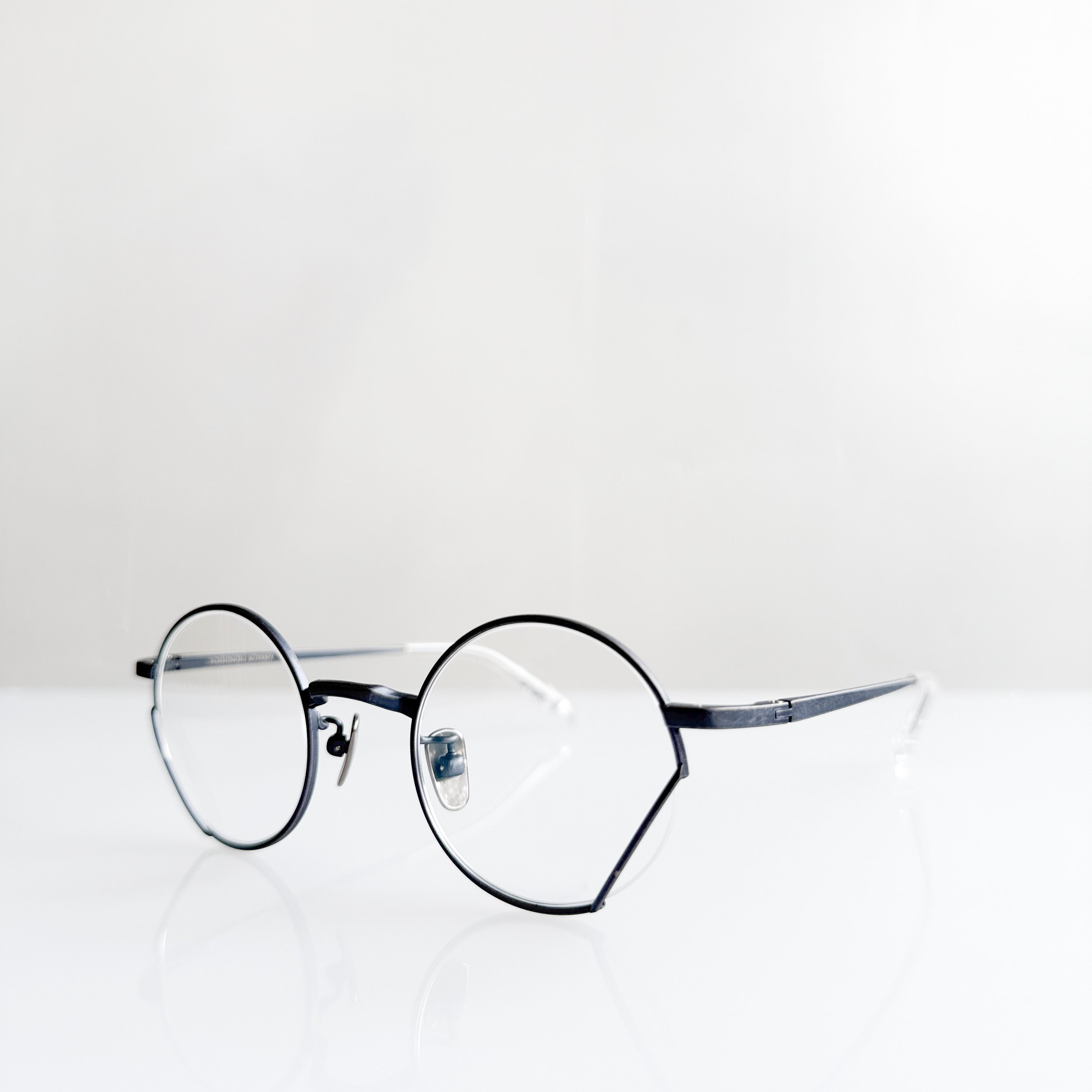 yoshinori-aoyama-glasses-ya-030-col-03-damage-blue-eyewear-2.jpg