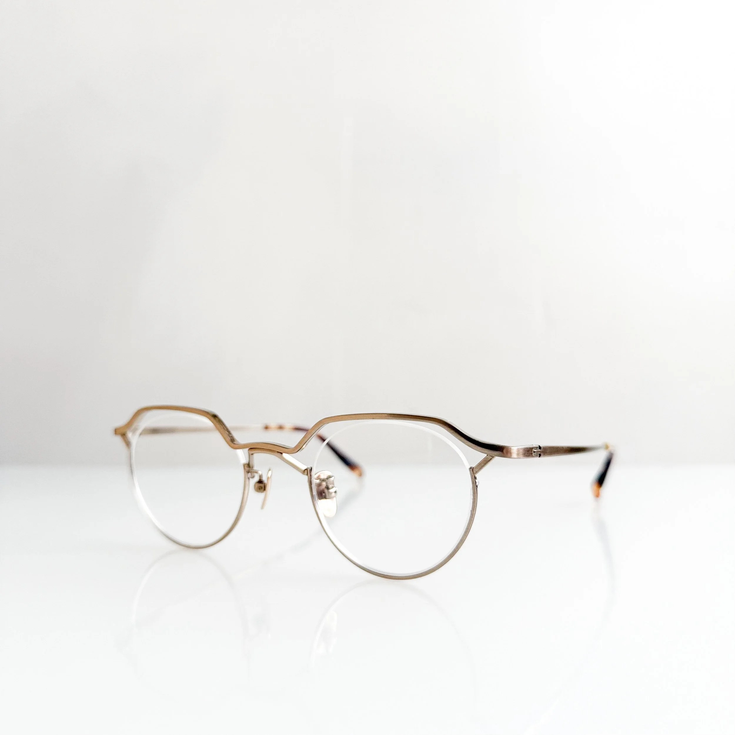 yoshinori-aoyama-ya-011-col-01-shearing-gold-rimless-glasses-2.jpg