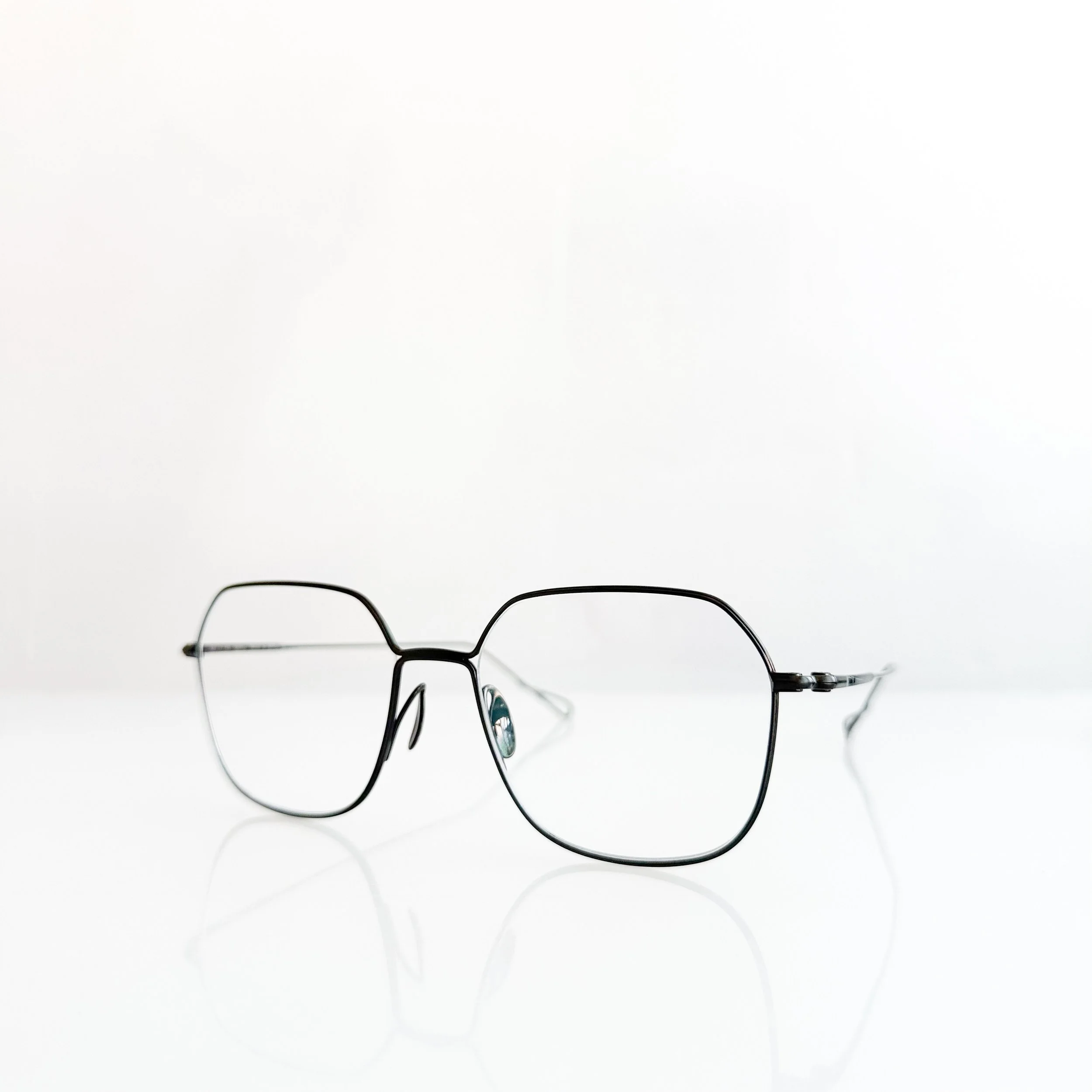 yuichi-toyama-gyorgy-u-168-col-4-minimalist-titanium-glasses-2.jpg