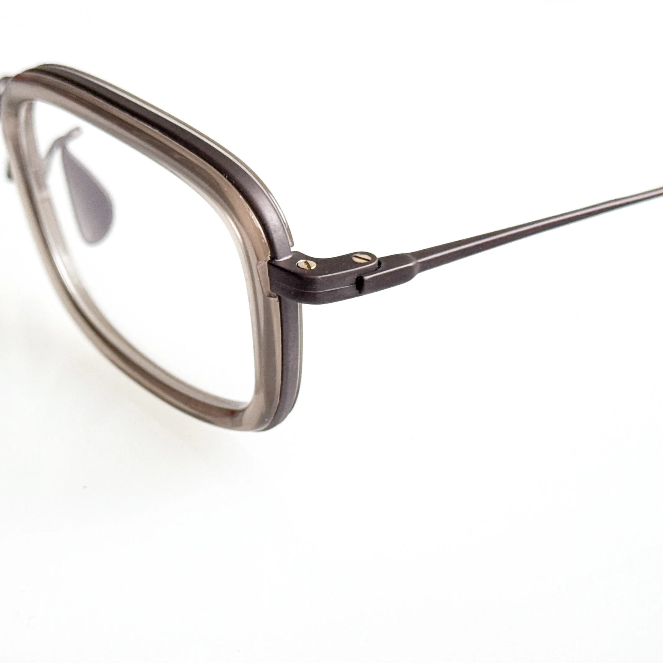 yuichi-toyama-sale-v-lou-u-182-col-4-brown-matt-smoke-mocha-5.jpg