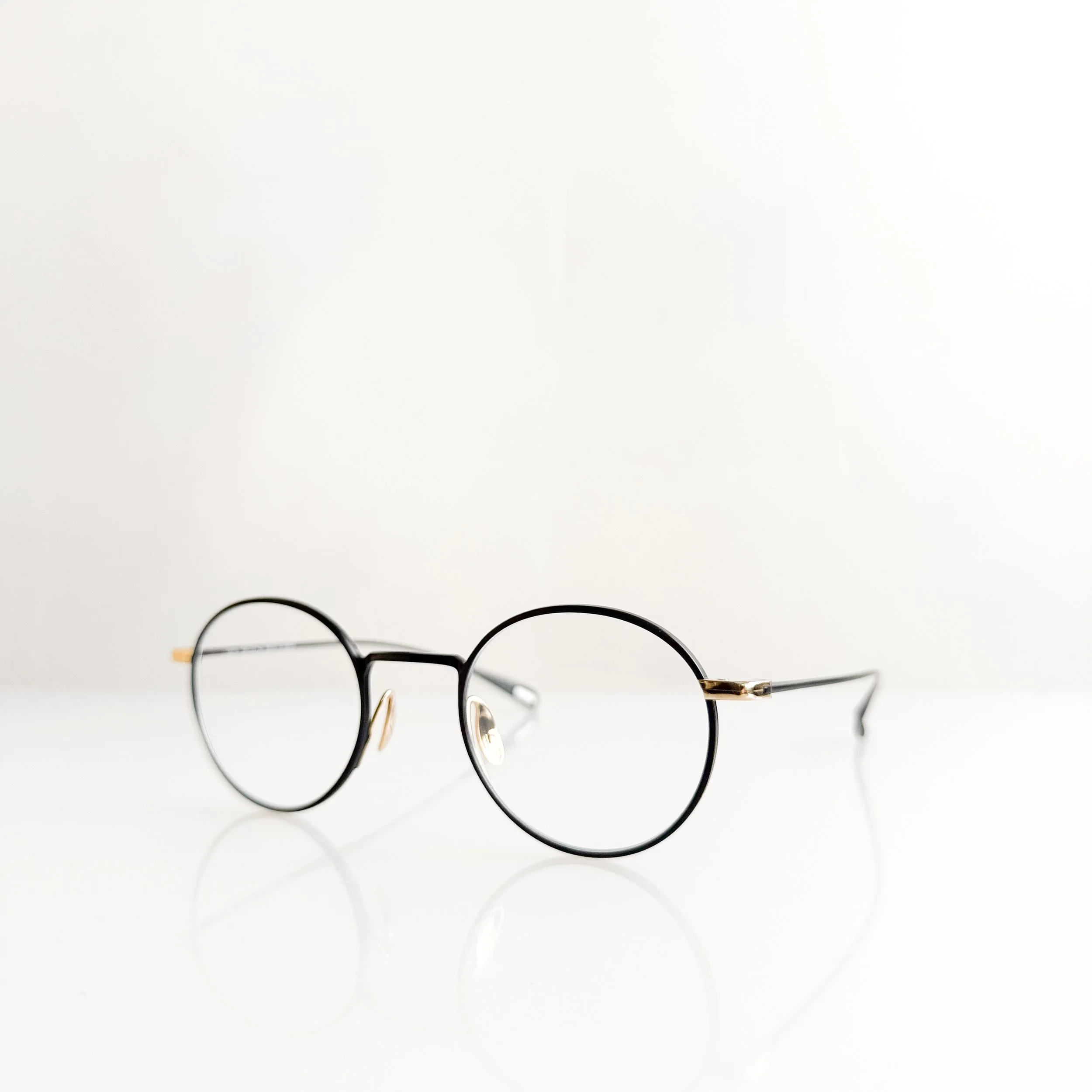 yuichi-toyama-lerner-u-186-col-4-matt-black-white-gold-2.jpg