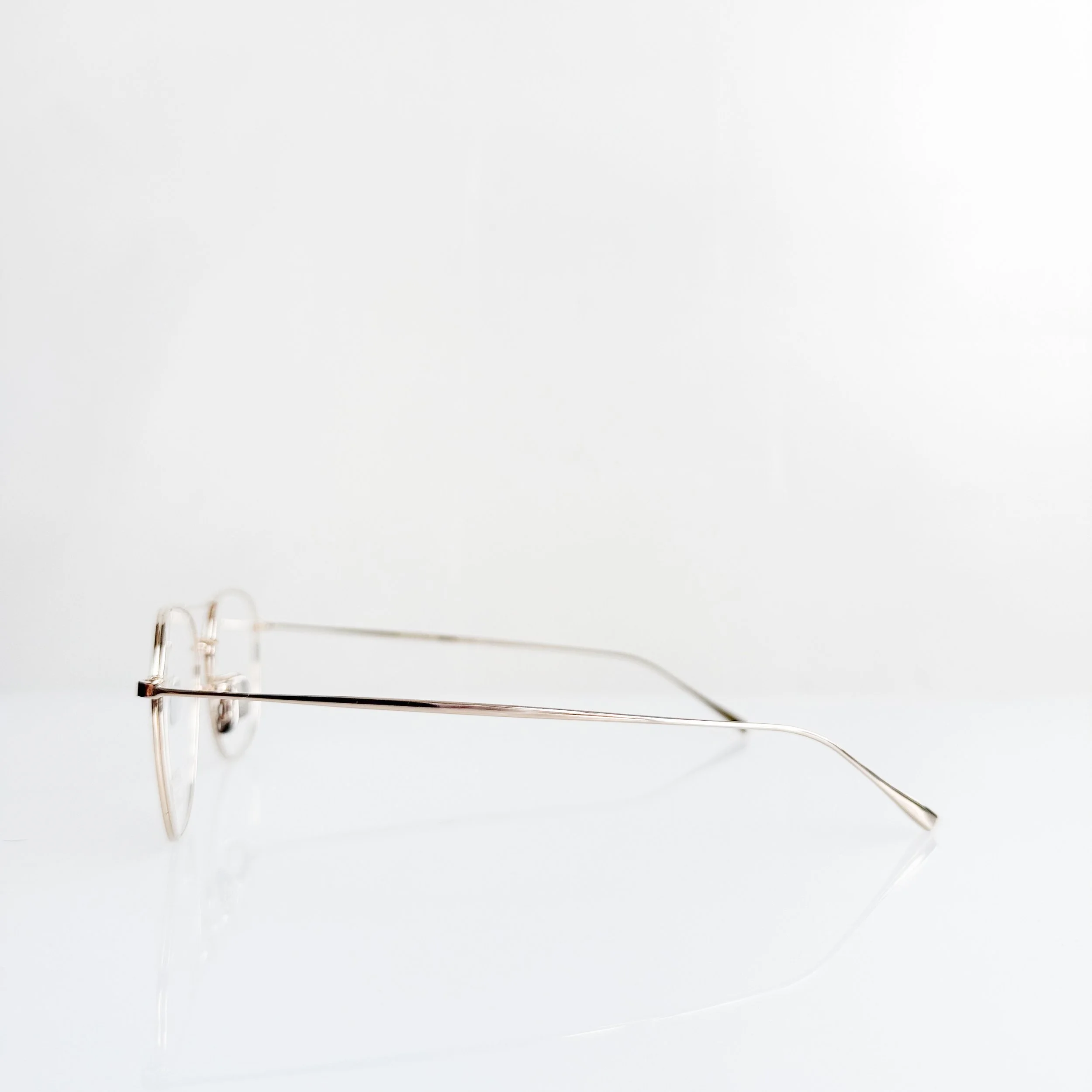 eyevan-7285-model-1041-c-902-gold-thin-minimalist-glasses-4.jpg