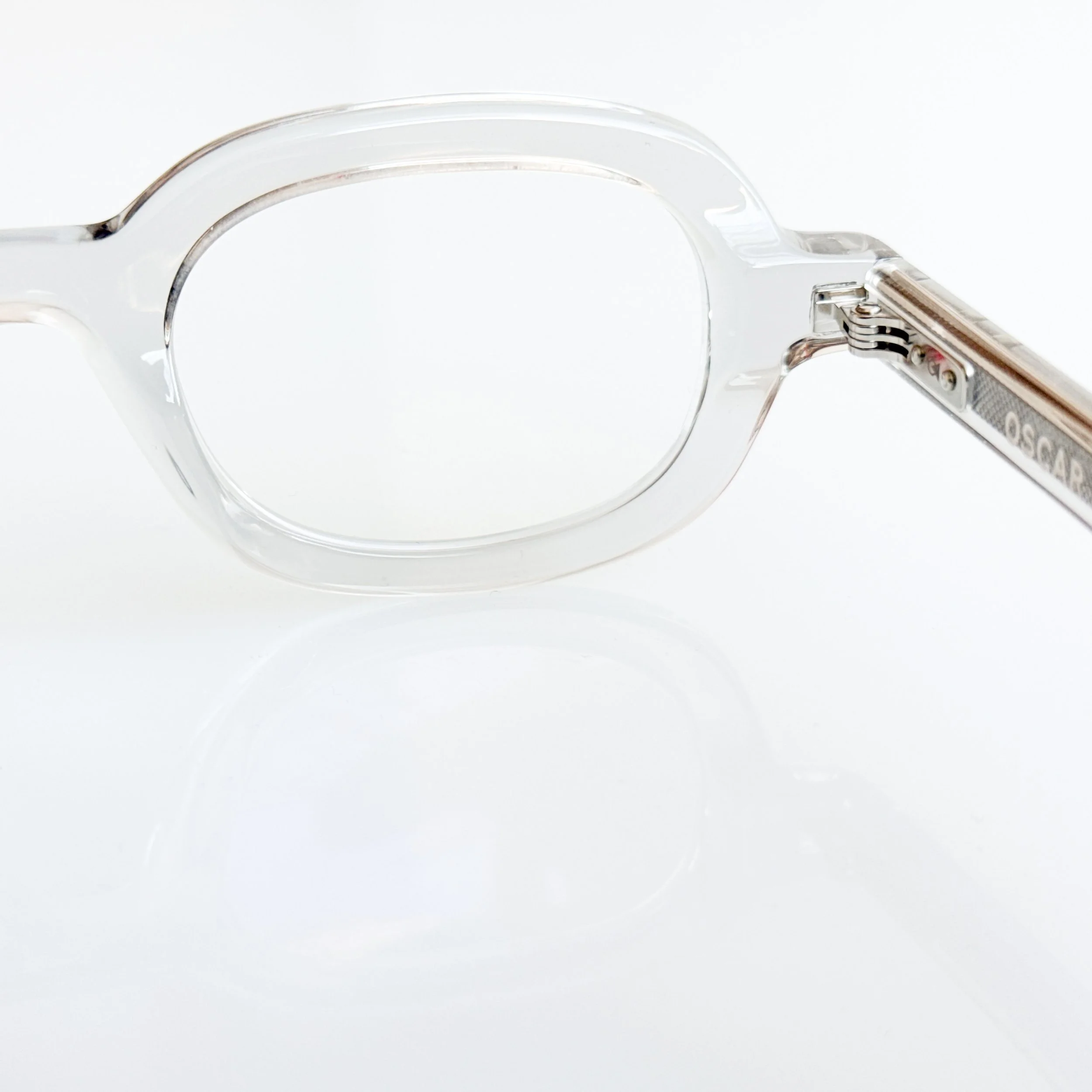 oscar-magnuson-marc-om2-clear-grey-unique-eyewear-brands-8.jpg