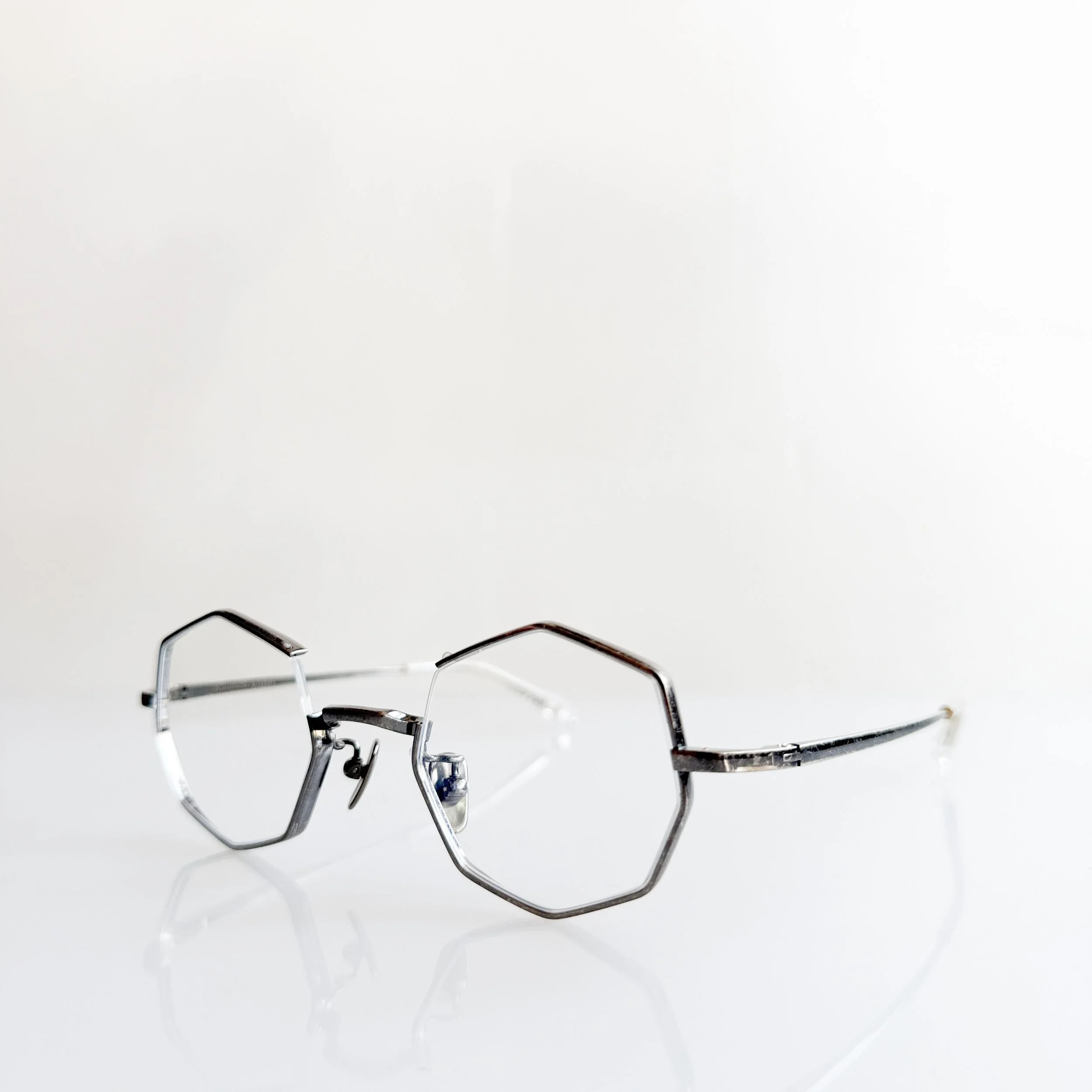 yoshinori-aoyama-ya-021-col-damage-silver-octagonal-glasses-3.jpg