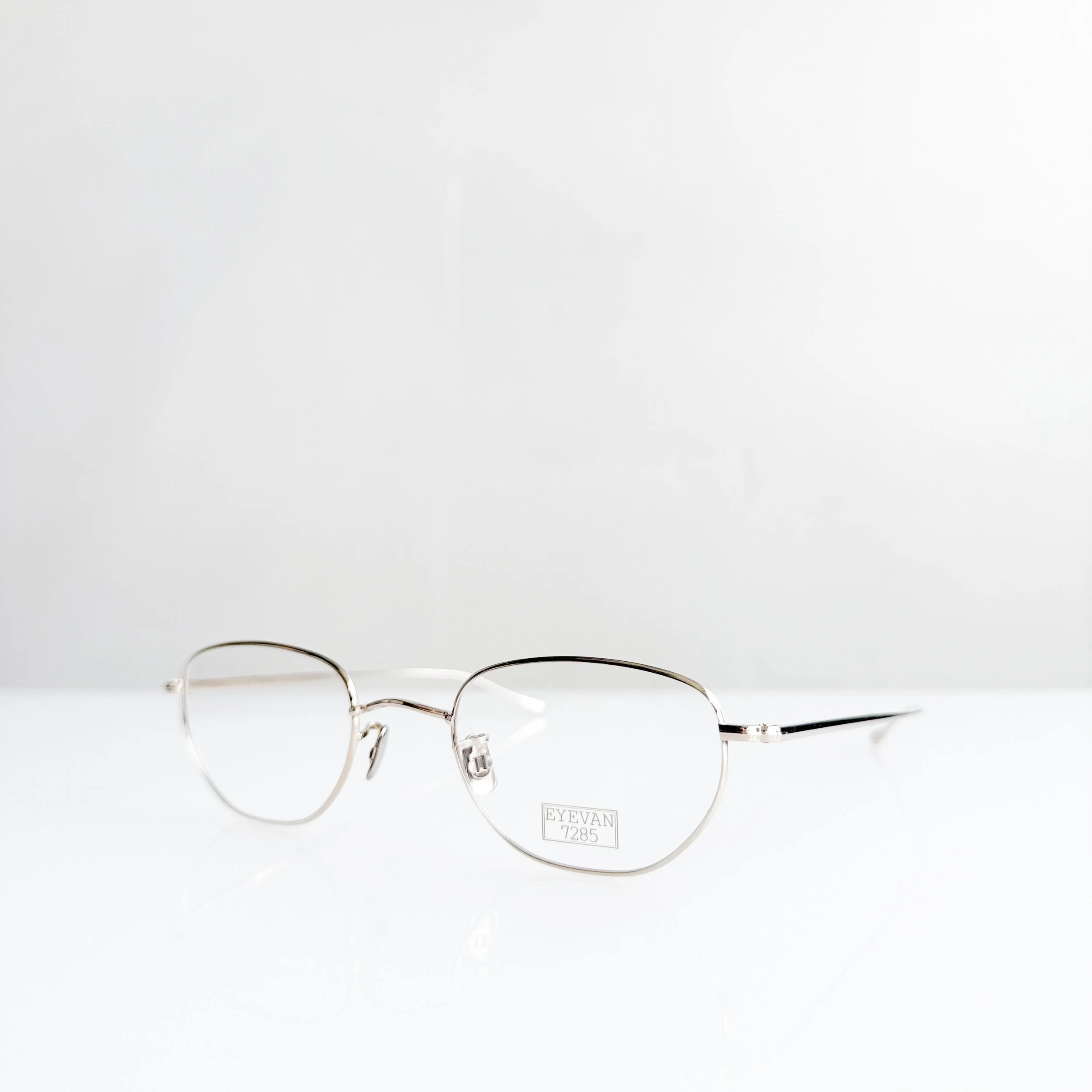 eyevan-7285-161-48-c-902-gold-japanese-glasses-chicago -4.jpg
