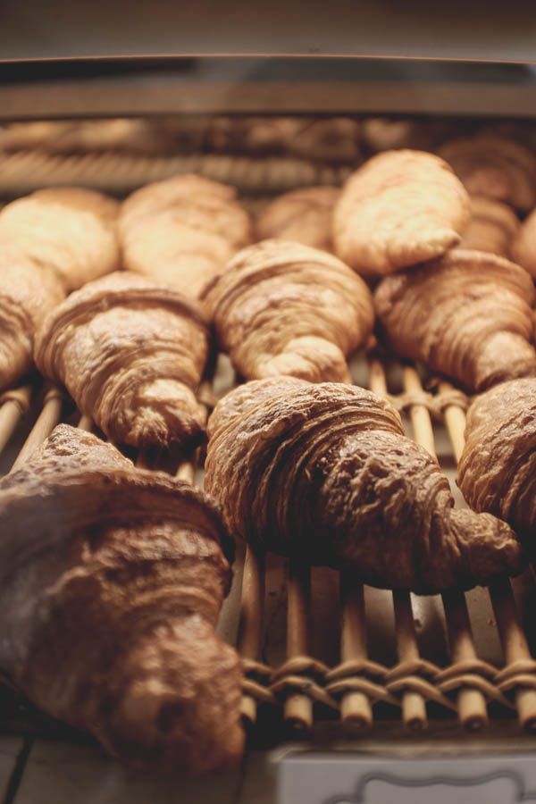 Boris Lumé kepyklėlė.Tai jie, sviestiniai rageliai, kuriuos galėčiau valgyti kiekvieną rytą. Boris Lumé Patisserie. Croissants to die for.
