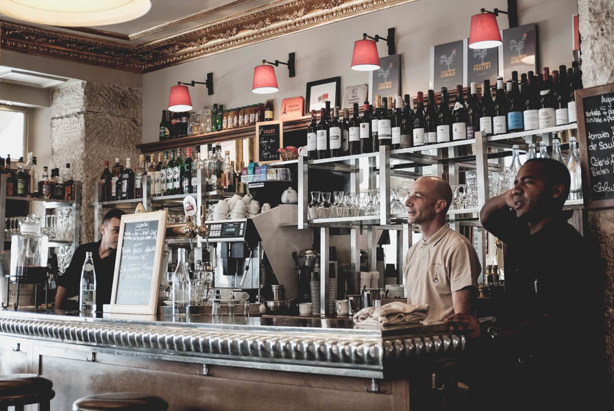 Café Constant. Labai smagūs padavėjai. Man nėra jauku fotografuoti kavinėse, kai daug žmonių. Bet čia jaučiausi atsipalaidavus, o ir padavėjai buvo labai draugiški. Café Constant. Lovely staff. I always feel a bit stressed when trying to make good shots in restaurants. I don't want to disturb other clients and staff. But at this restaurant it was very easy because waiters were really very friendly and joyful.