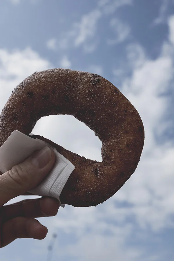 Spurga. Kavinė "Nikola". Doughnut. Cafe "Nikola".