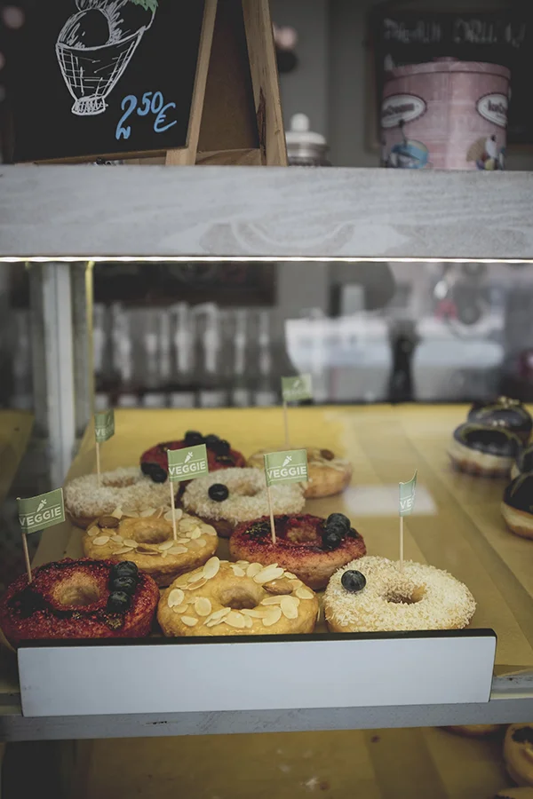 Veganiškos spurgos. Donut Tree. Klaipėda. Vegan donuts. Donut Tree. Klaipeda.