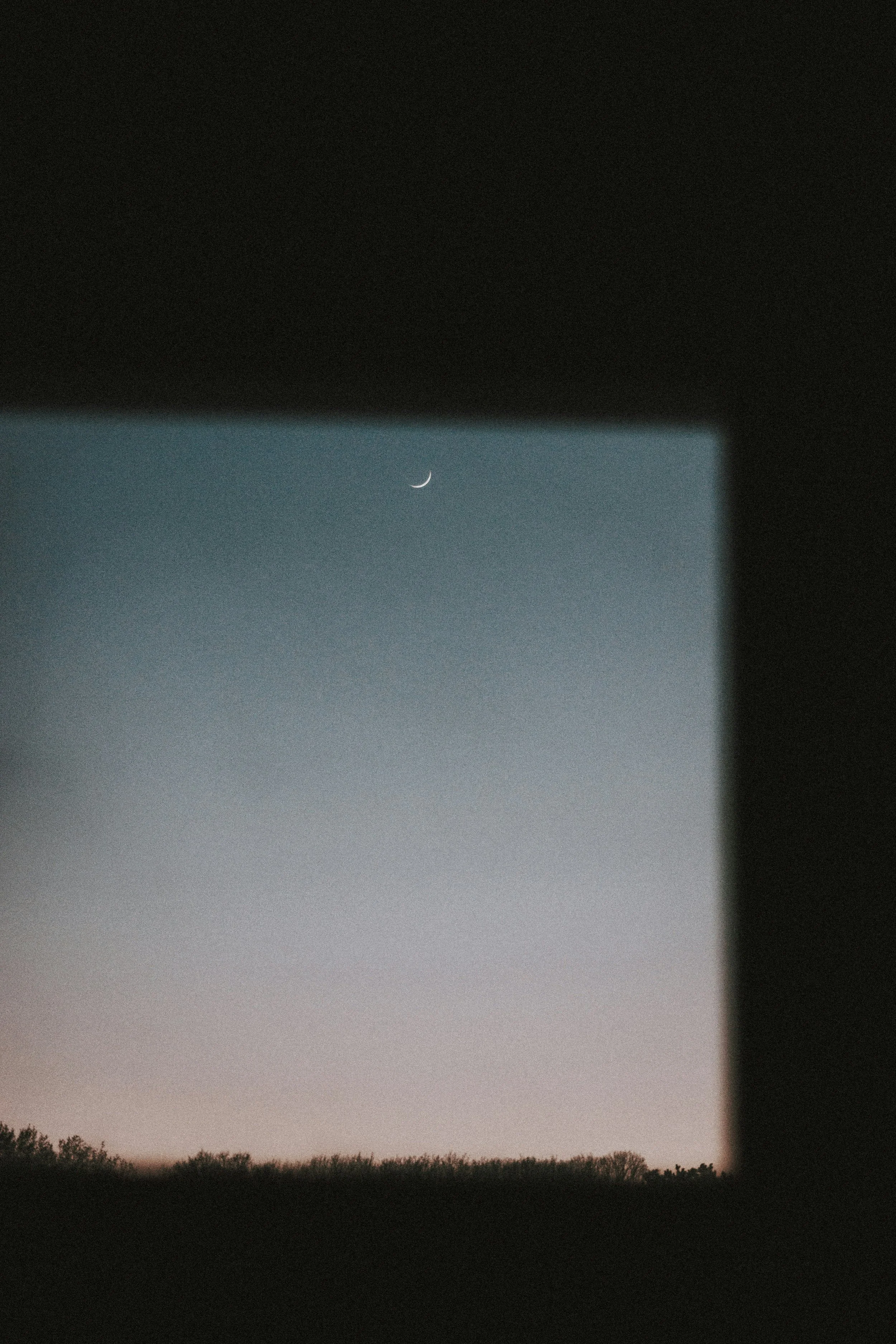 Crescent moon - psychic medium northern beaches, NSW