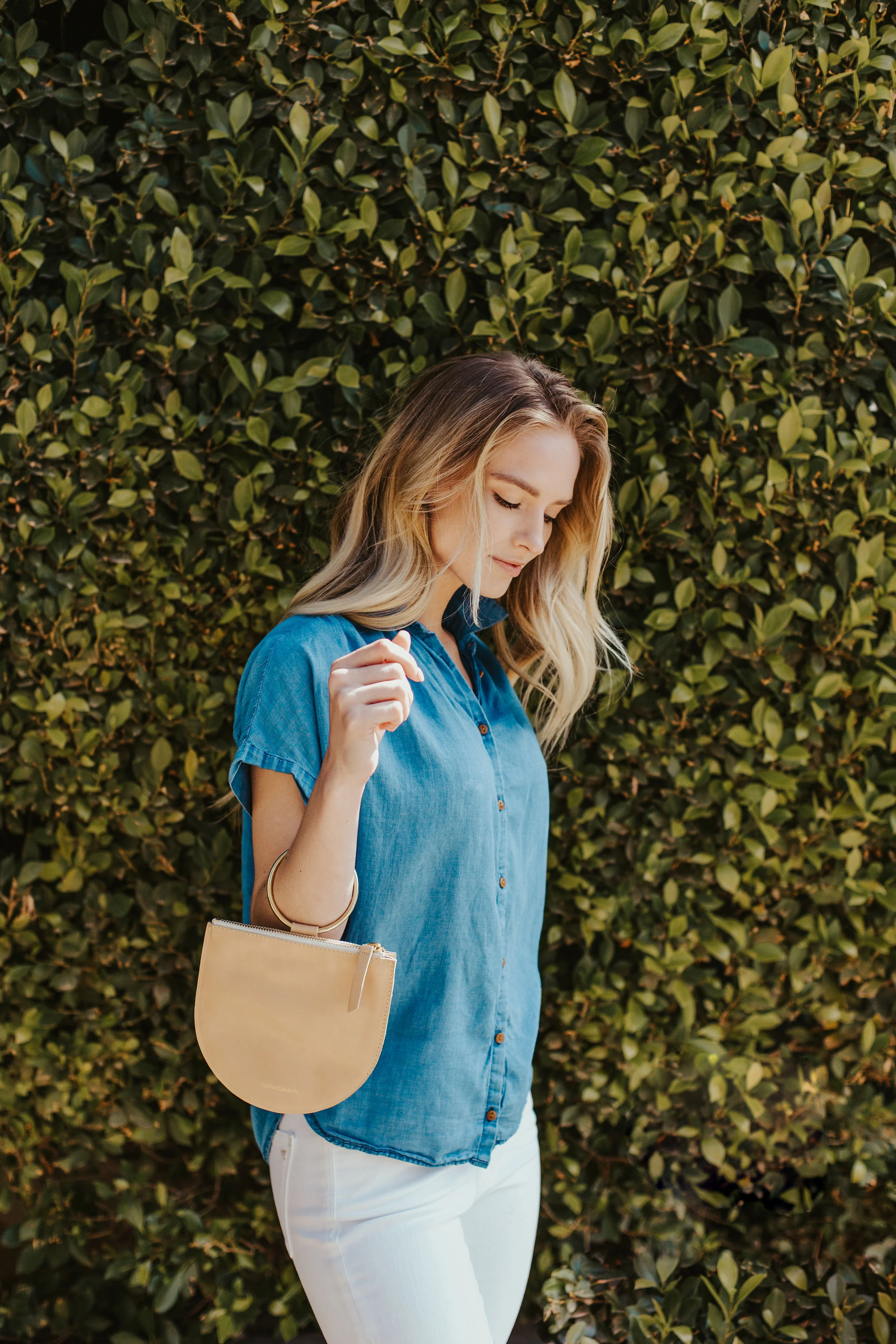 JOY POUCH LARGE IN SOFT TAN