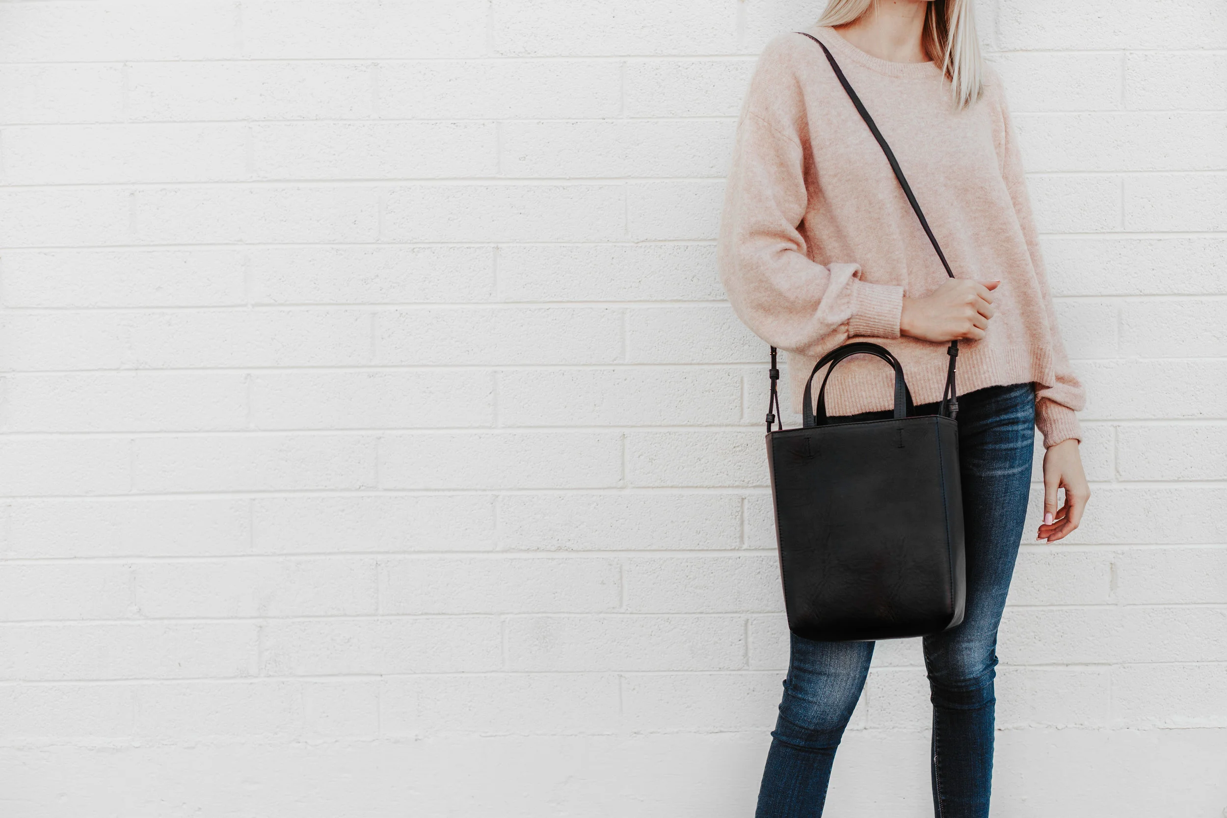 ELISA TOTE IN SOFT BLACK