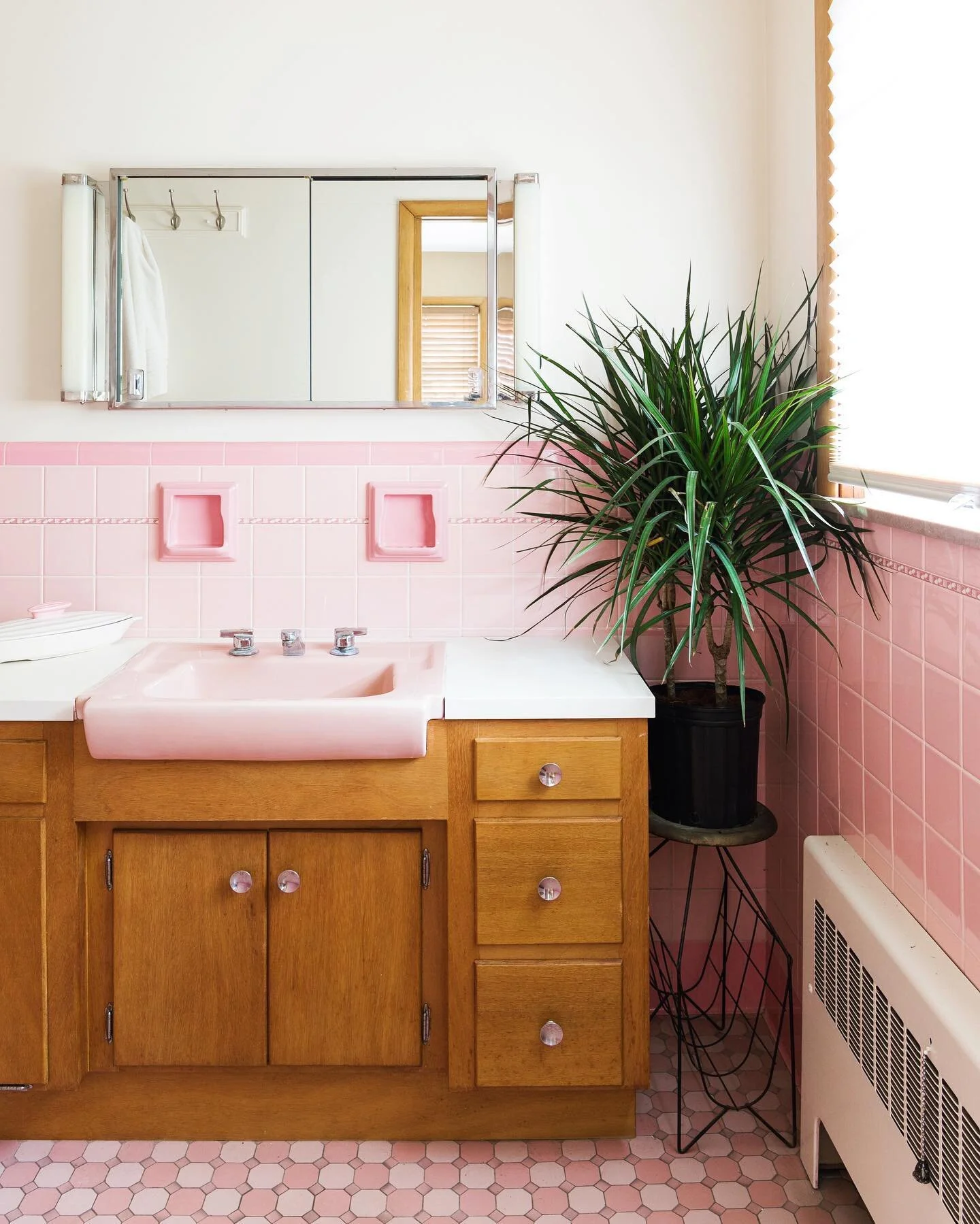 Having lots of thoughts &amp; feelings after Earth Day reflections. This might not look like an earth day post... but this is a bathroom that was built and furnished 70+ years ago that I had the privilege of shooting in Rhode Island, for @apartmentth