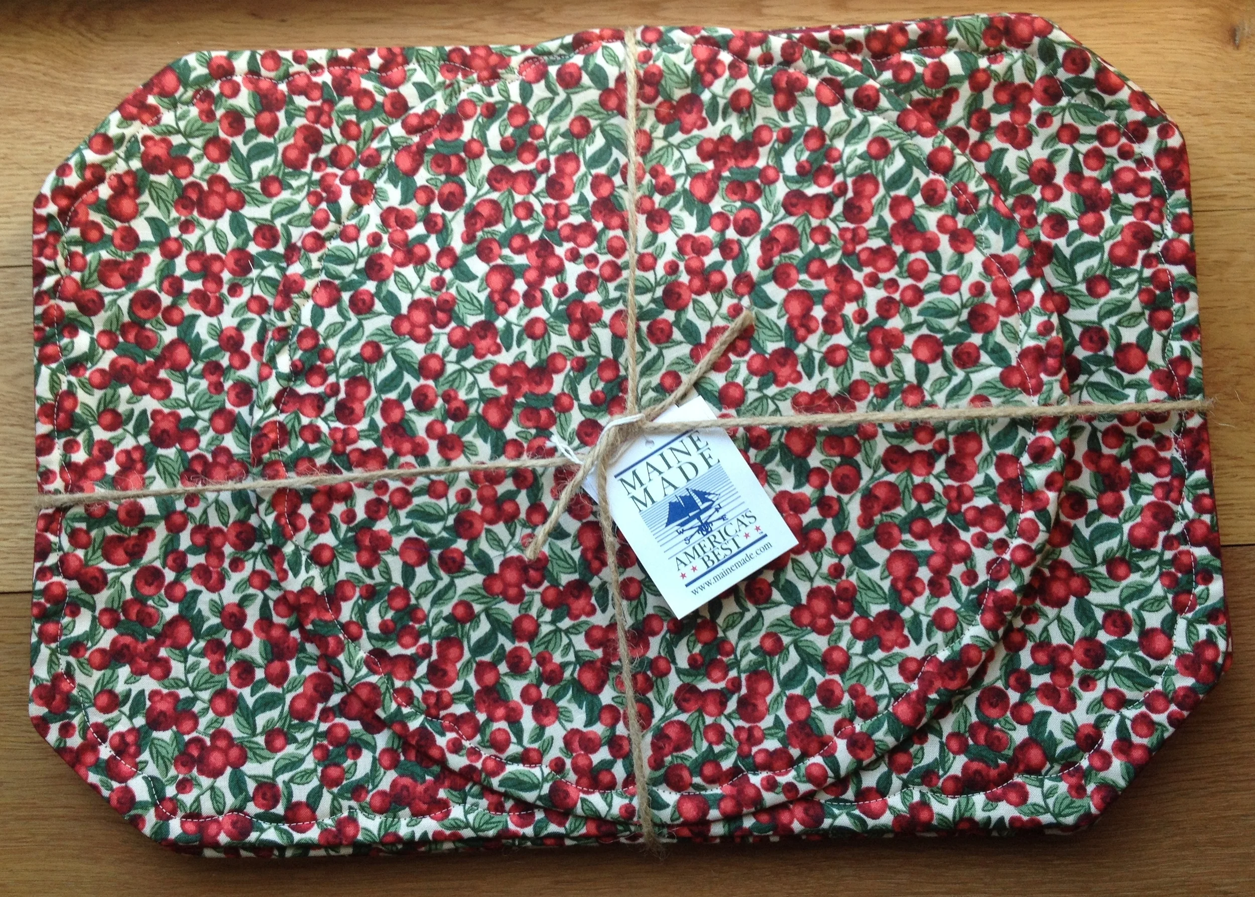 ...4 placemats with center round. Maine Made!