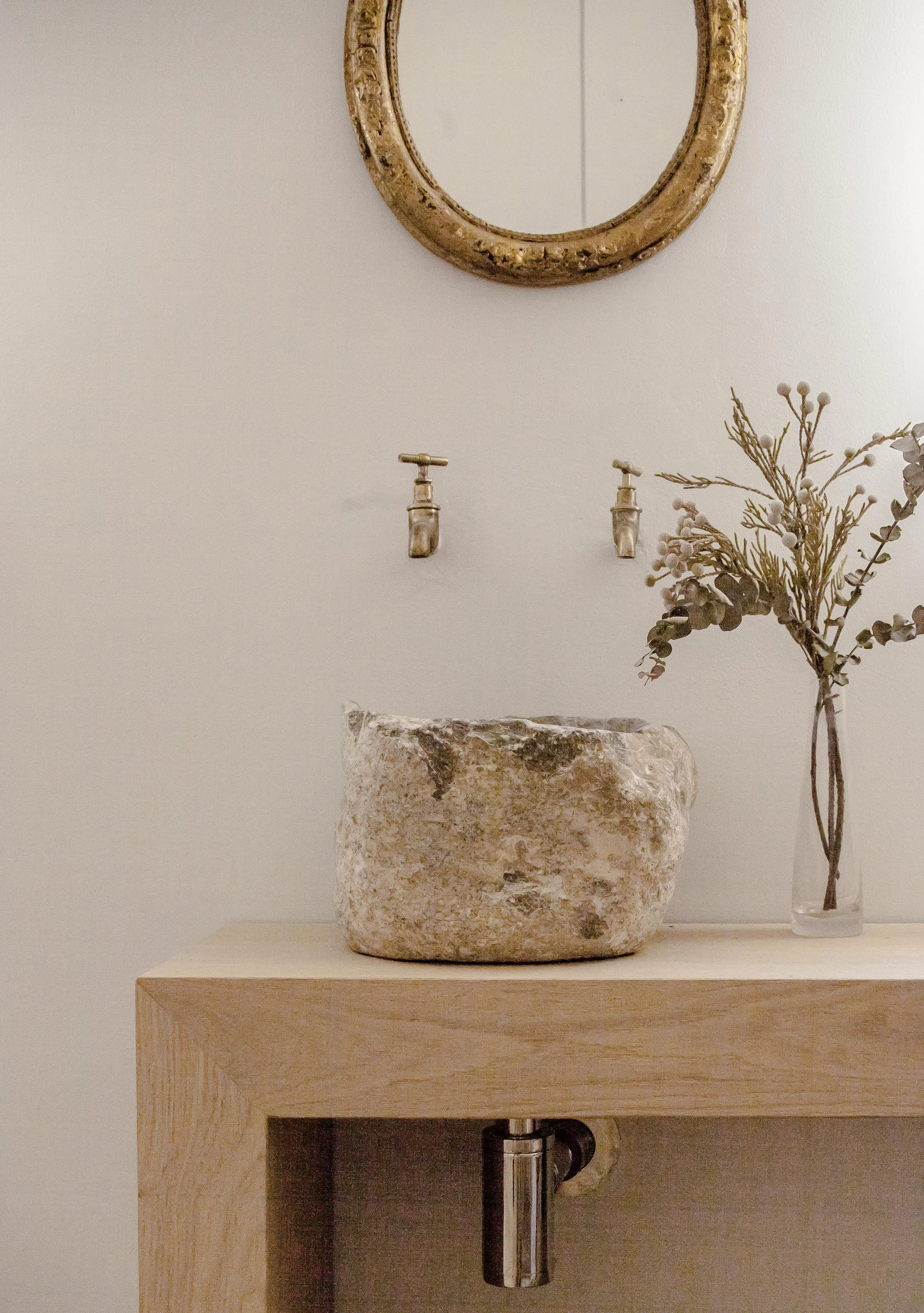 Bespoke waskbasin in Oak Residence by Quiet Studios