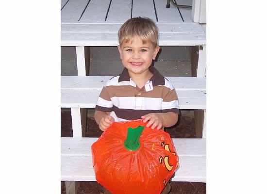 E halloween pumpkin 2007.jpeg