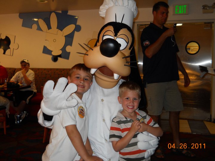 2011 Disney with Goofy.jpeg