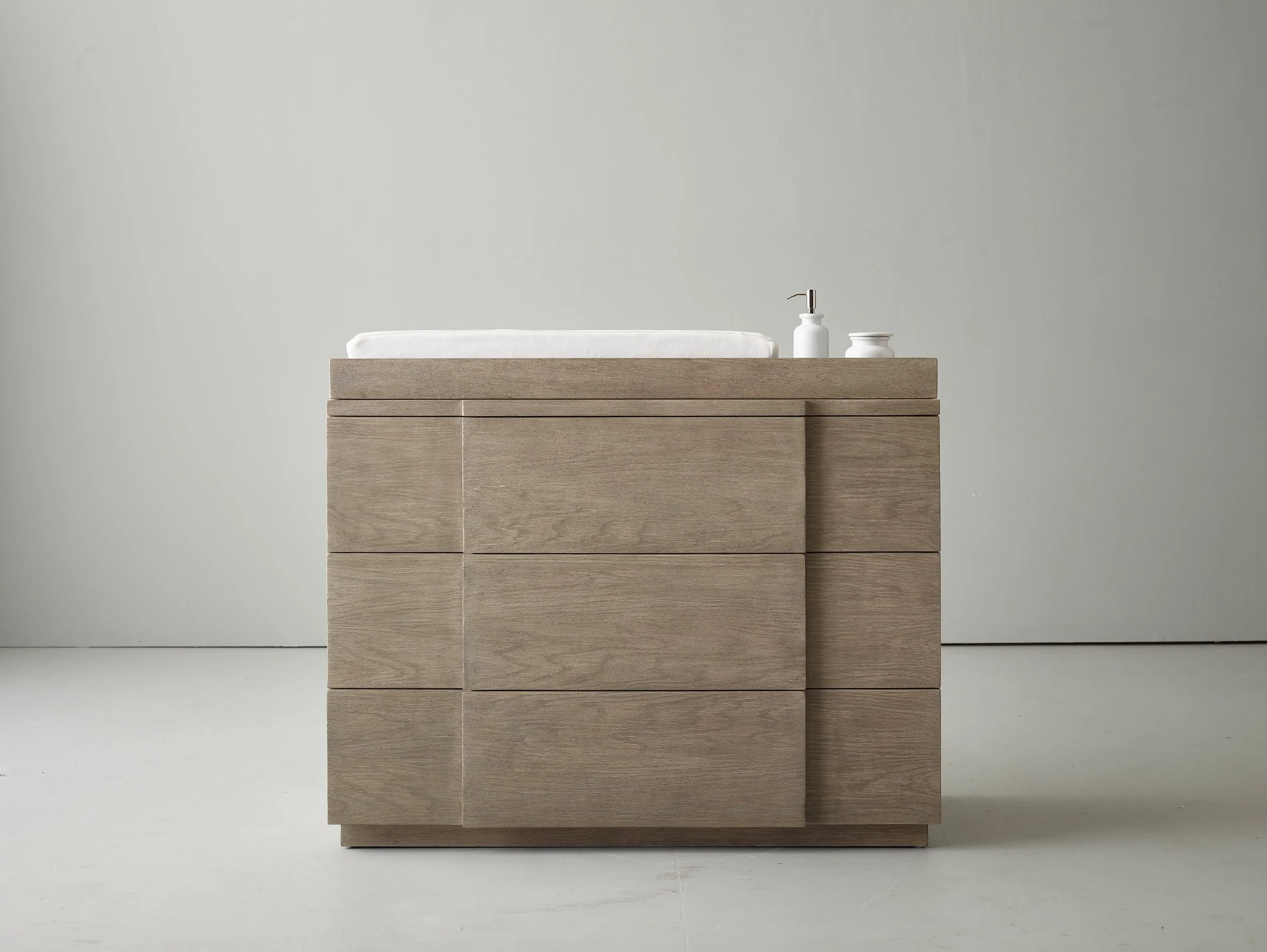 ROMA3DRAWERDRESSERTOPPERSETDRIFTEDSILVEROAK_rhbc_prod964038_E917400488_FP-Recovered copy.jpg