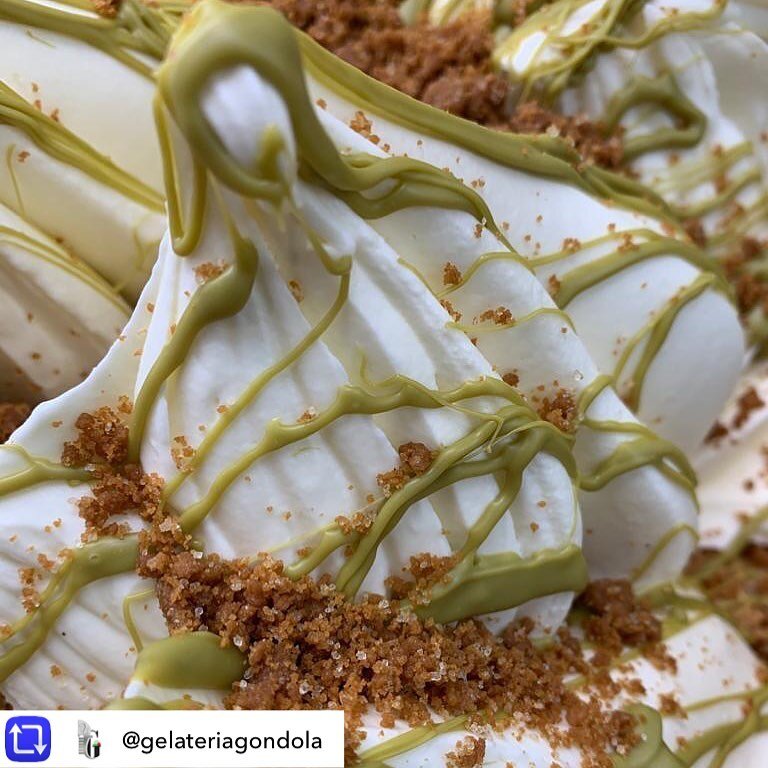 💚 Proud supplier of @elenka_sicily Repost from @gelateriagondola using repost_now_app - More than a week of lockdown is gone and we are still dreaming up amazing gelato flavours for you at Gondola Gelateria. PANNA COTTA gelato with Pistacchio spread