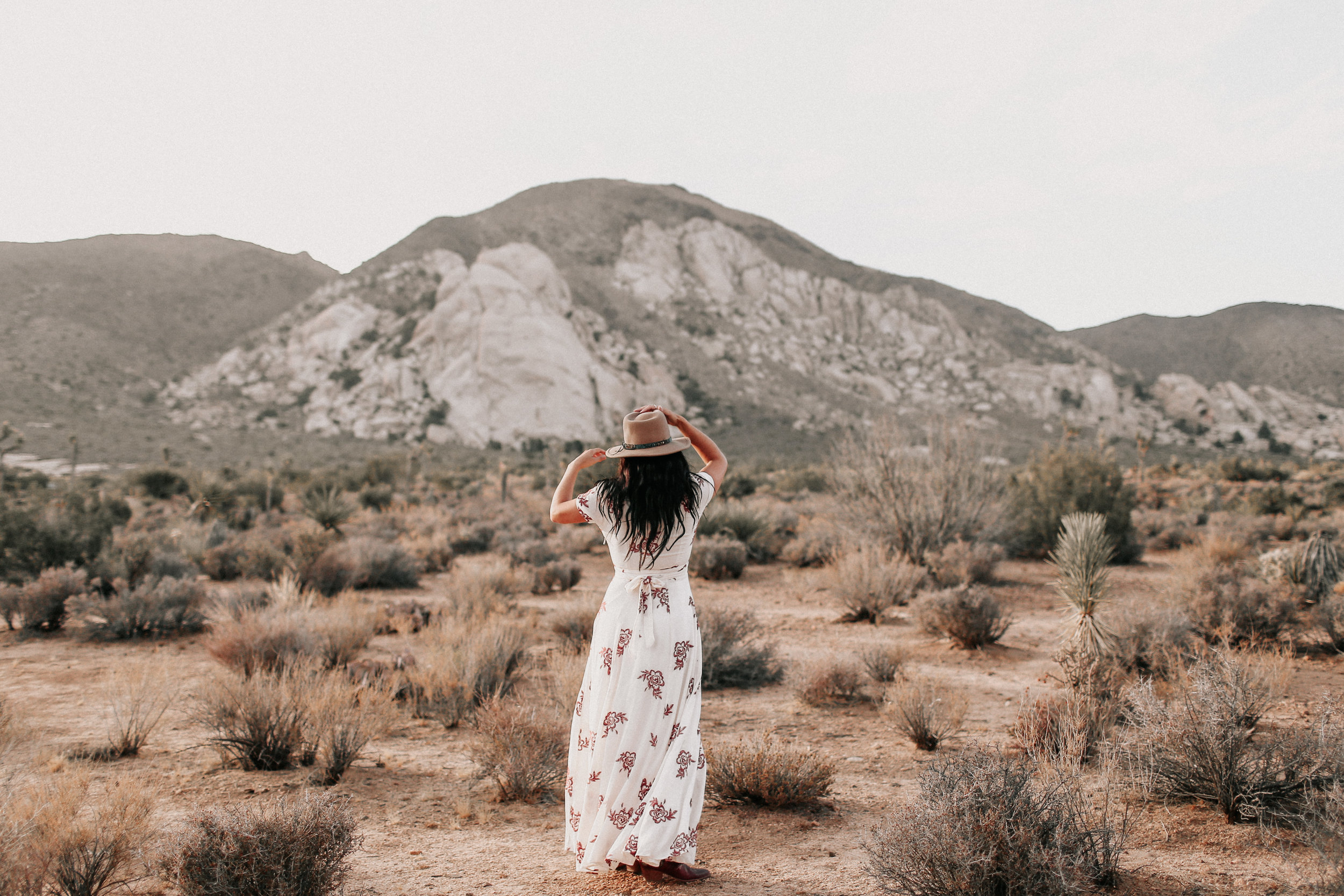 Desert_Engagement_MelissaMarshall_1.jpg