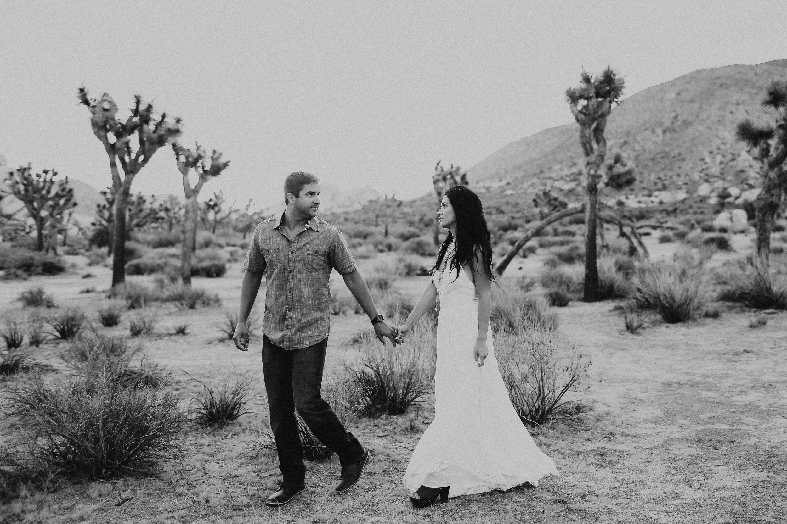 Desert_Engagement_MelissaMarshall_6.jpg