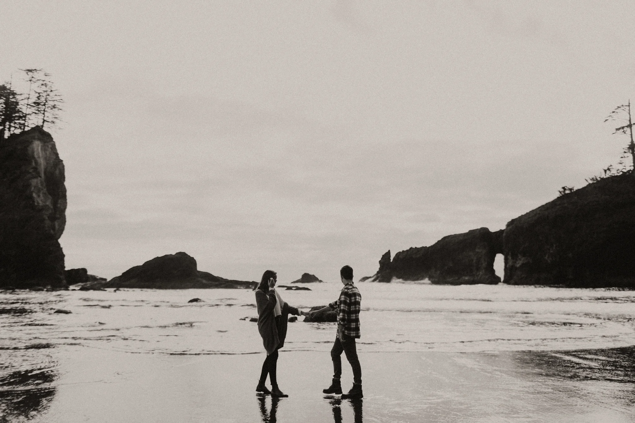 La_Push_Washington_Coast_Engagement-11.jpg