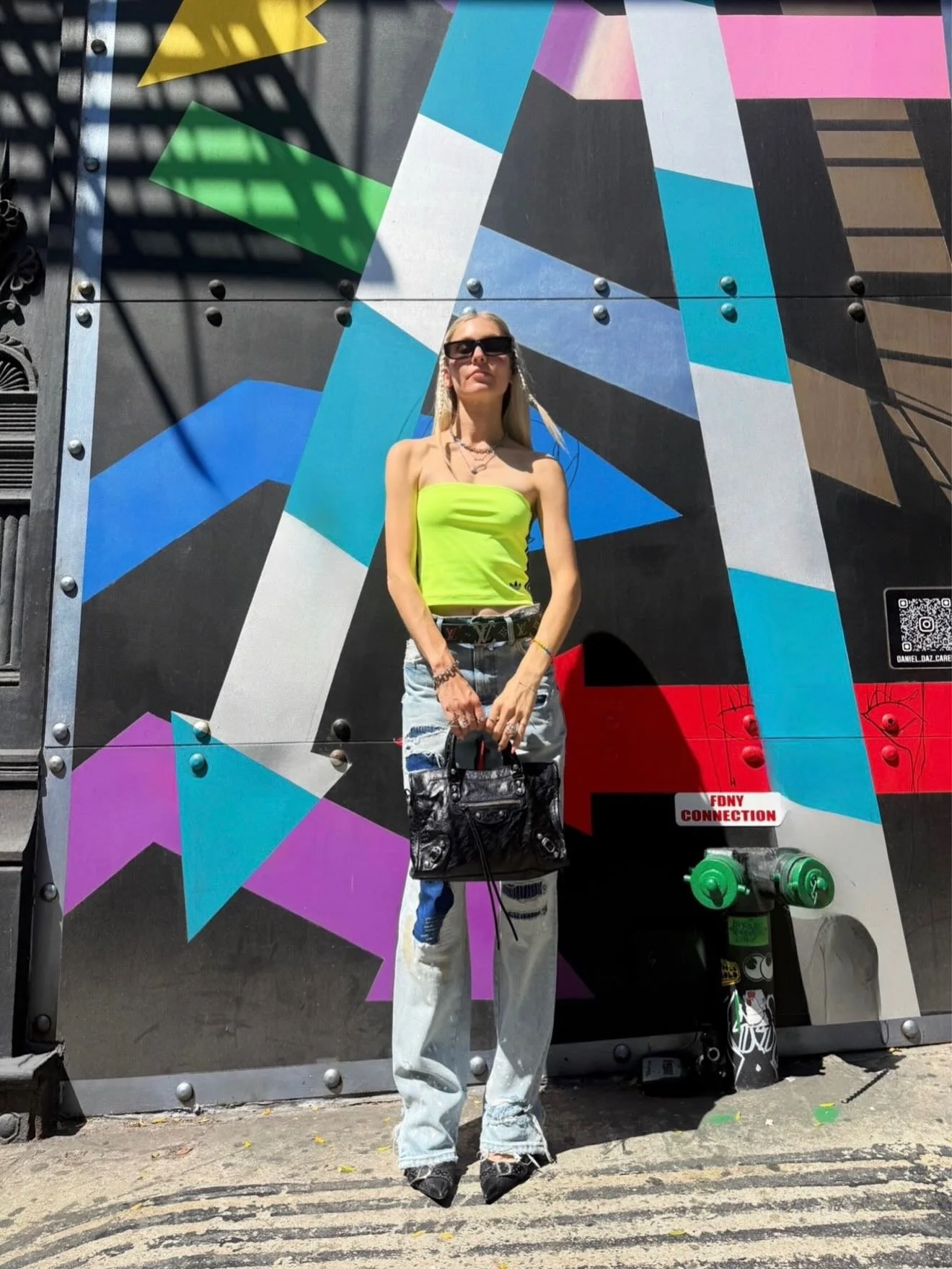 turn up the ⚡️ brights.